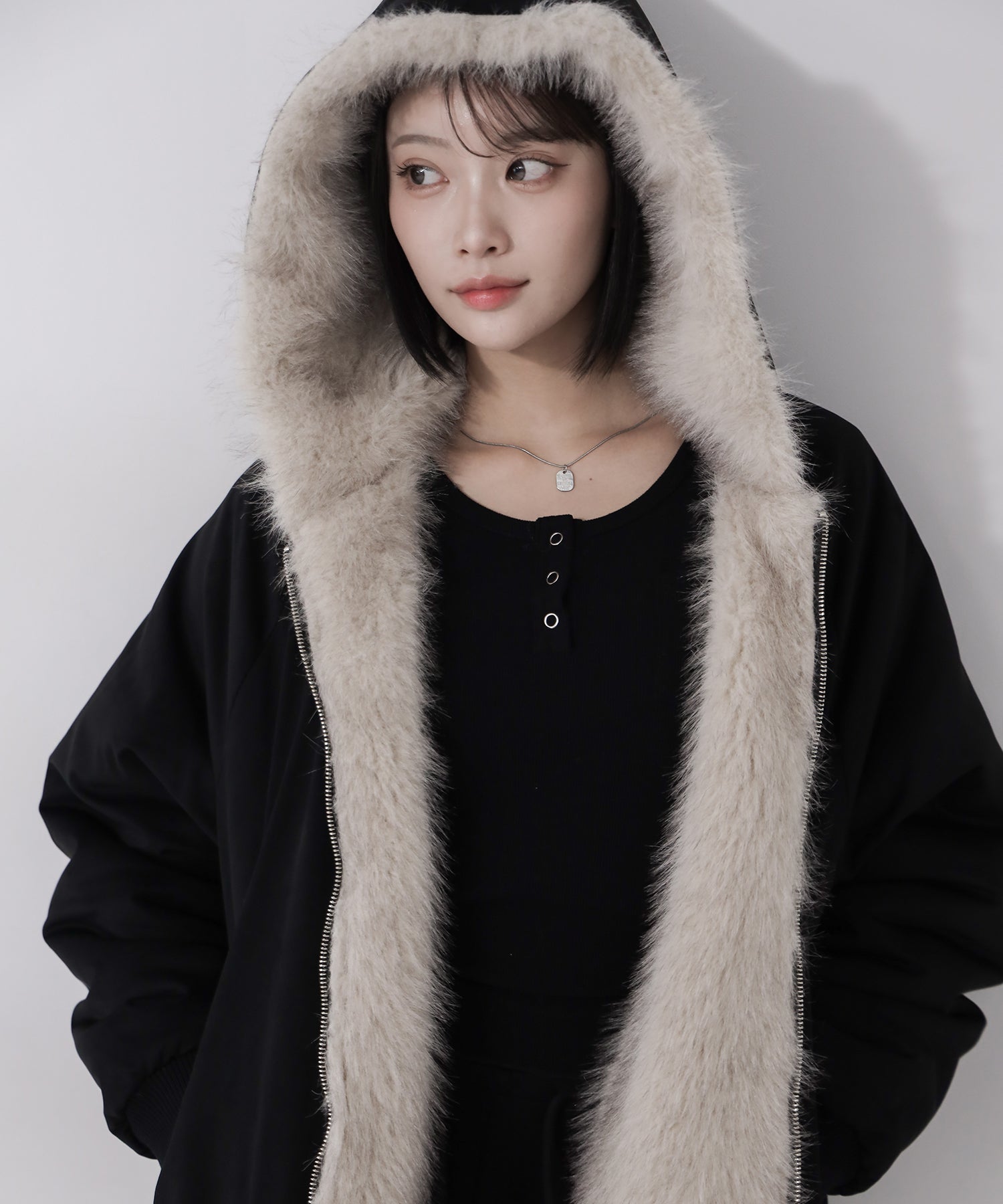 【 リバーシブル2WAY】ビッグフーディボリュームフェイクファーブルゾン / Reversible big hoodie volume fake fur blouson