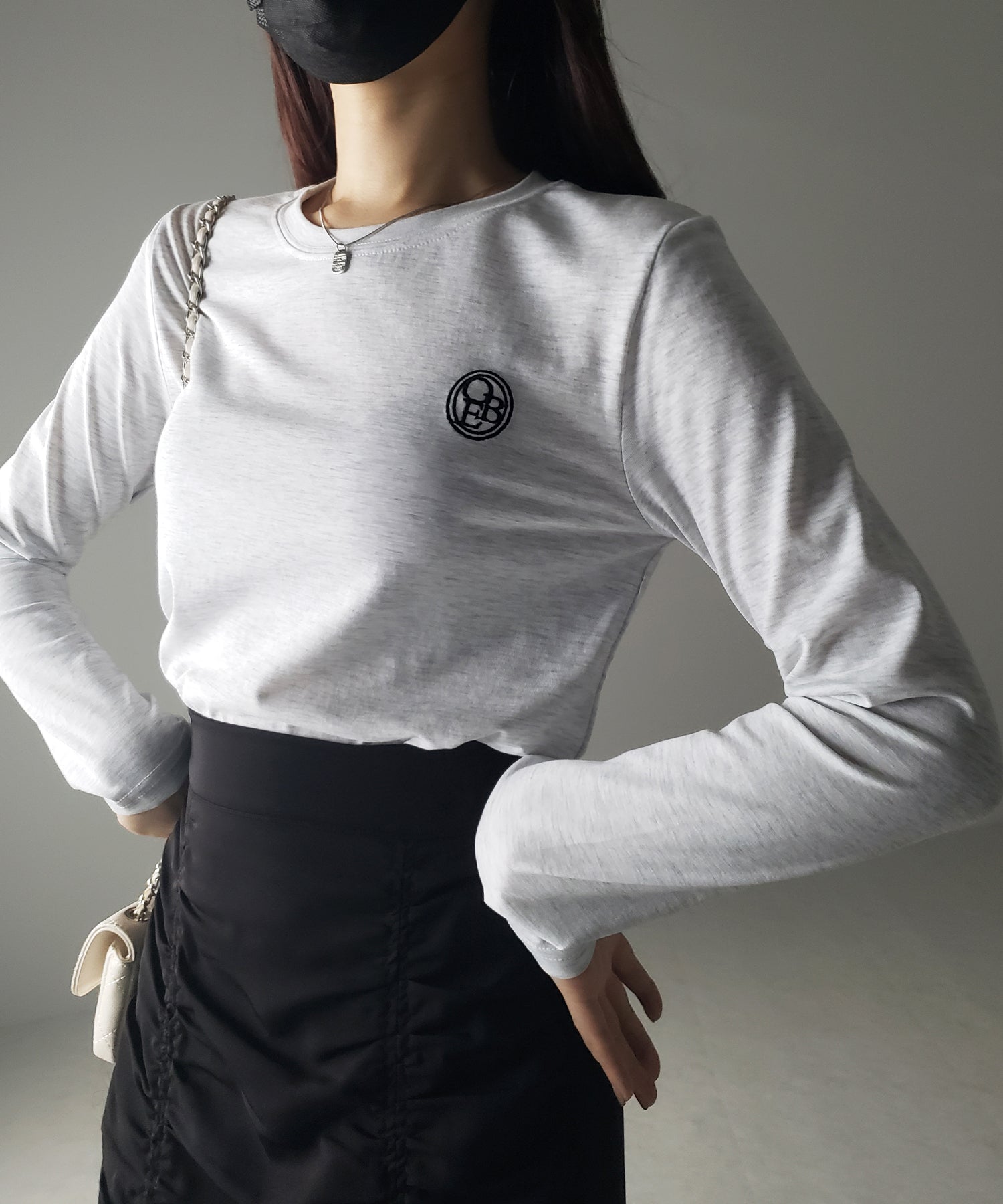 OBE刺繍 ミニロゴ長袖Tシャツ【 韓国製 】