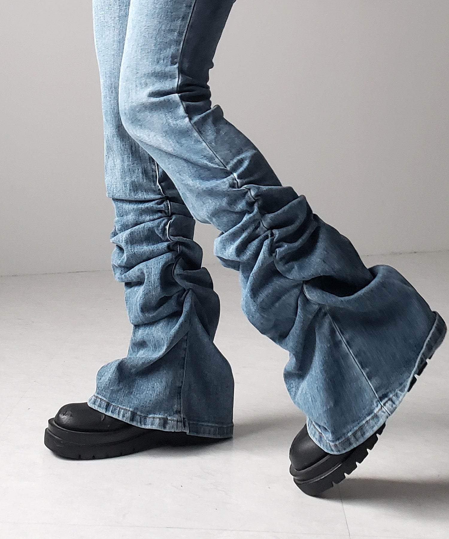 ヘムシャーリングギャザーストレッチフレアパンツ / Hem shirring gather stretch flare pants