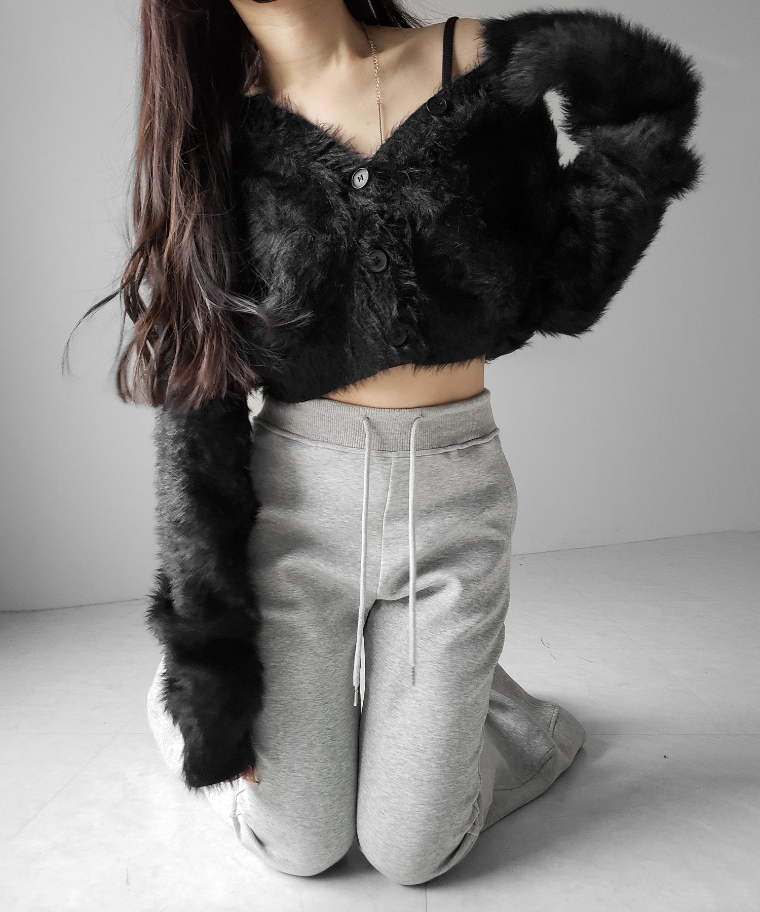 ブラックボタンショートシャギーニットカーディガン / black button short shaggy knit cardigan