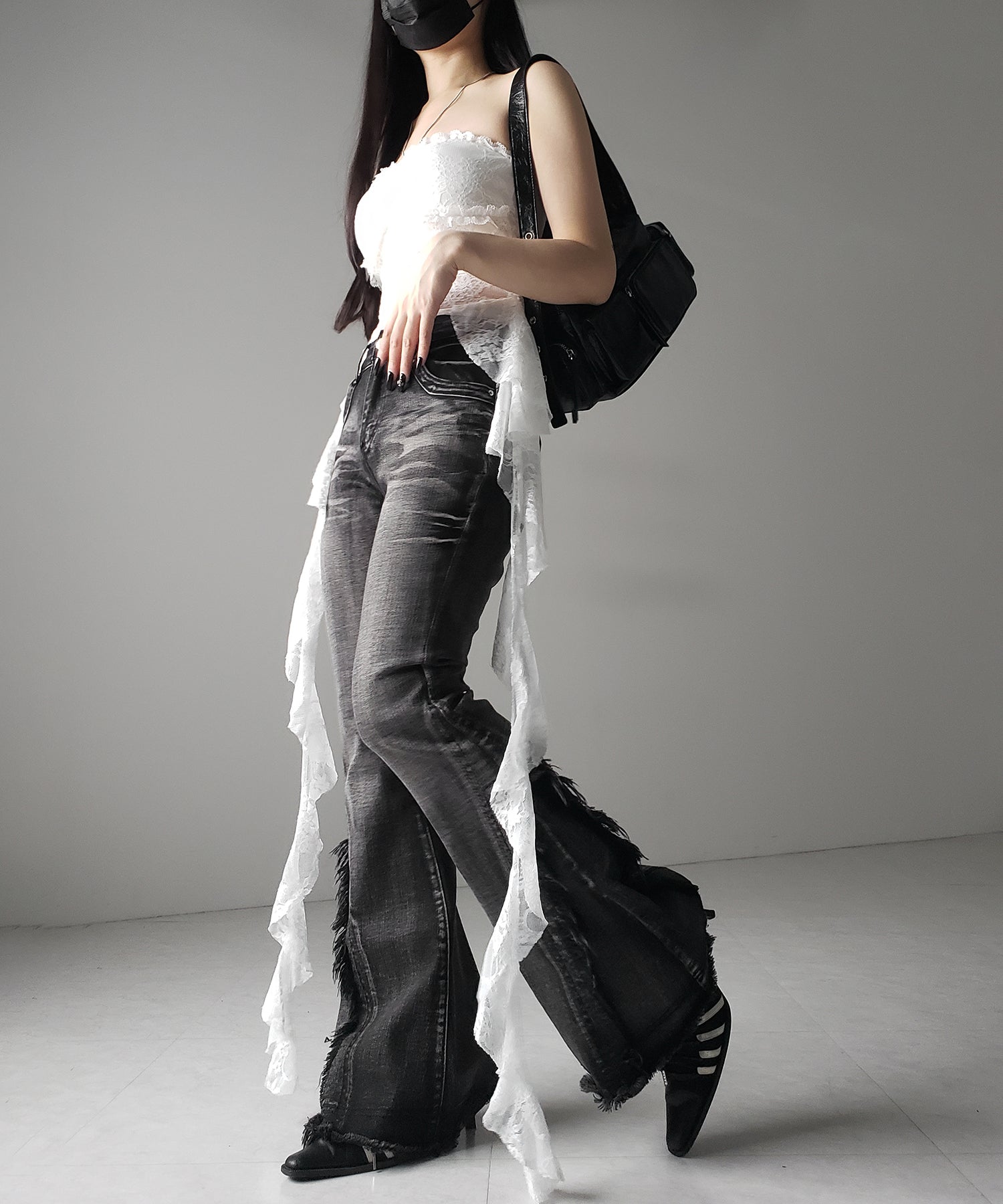 【 2color 】アシンメトリーフリルレースベアトップス / asymmetry frill lace bare tops
