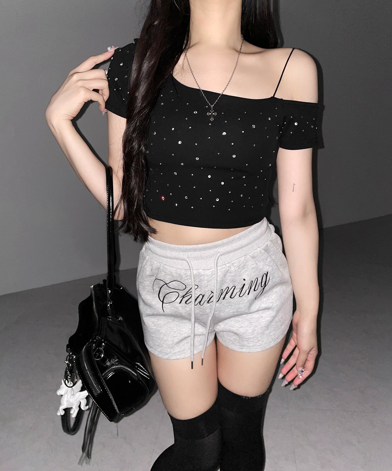 ラインストーンワンショルダーショートTシャツ / Rhine stone one shoulder short T-shirts