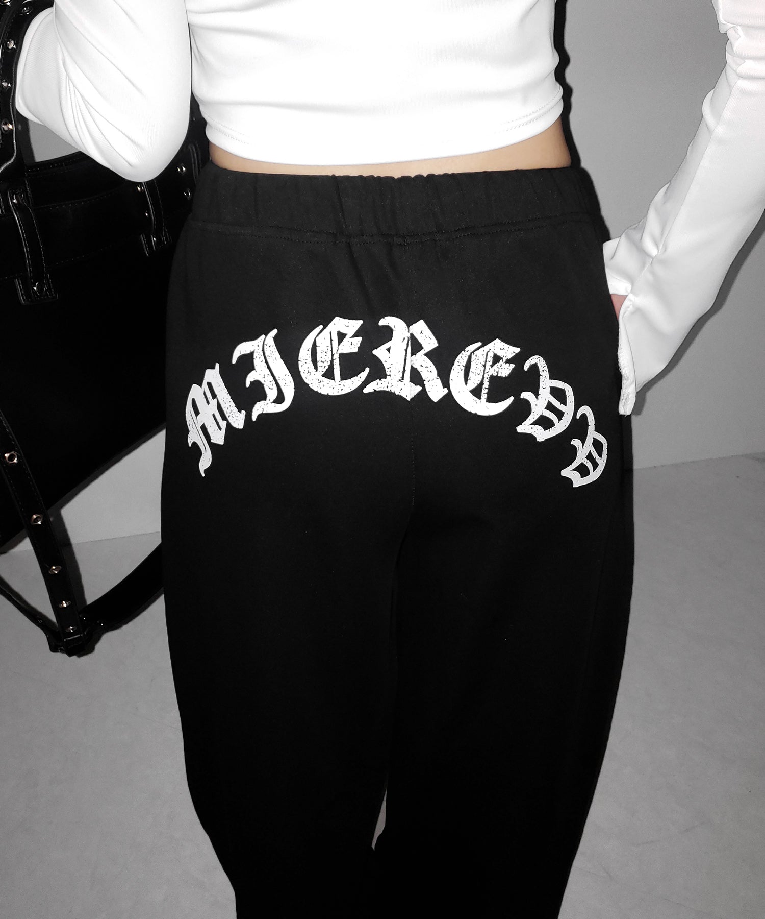 グランジロゴバックプリントスウェットワイドパンツ / grunge logo back print sweat wide pants