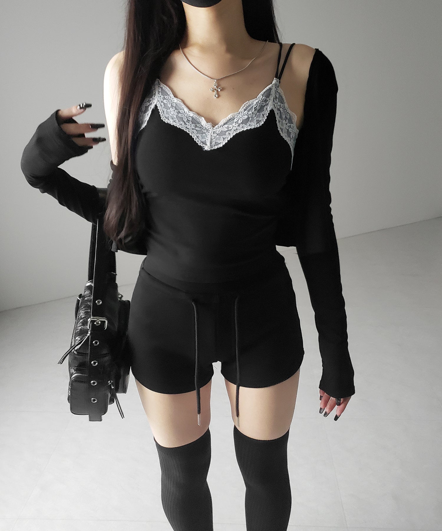 【 新色ピンク追加!カップ付き 】配色レースクロップドリブキャミソール / bicolor lace cropped rib camisole