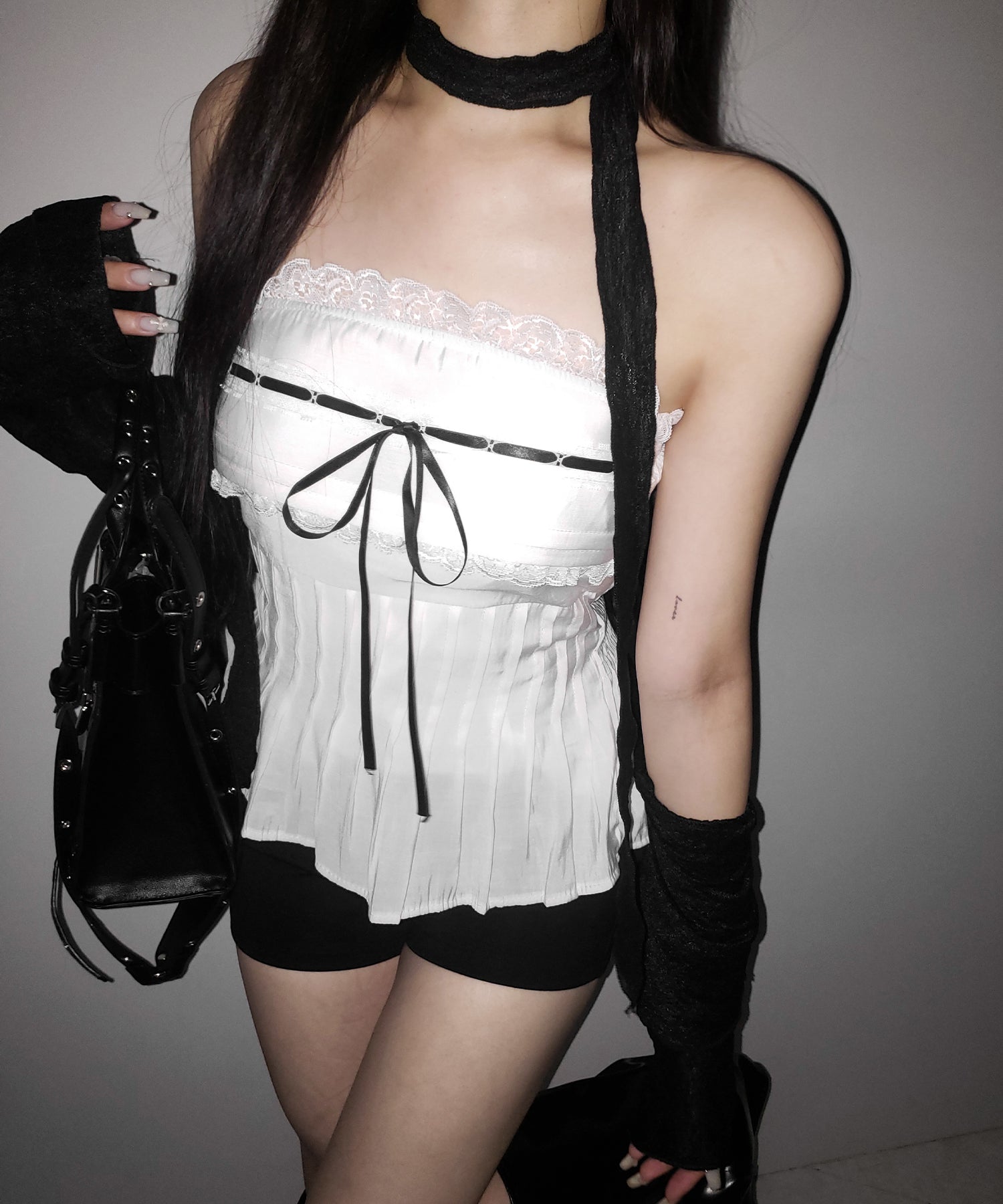 【 2color 】フロントリボンレースフレアベアトップ / front ribbon lace flare bare top
