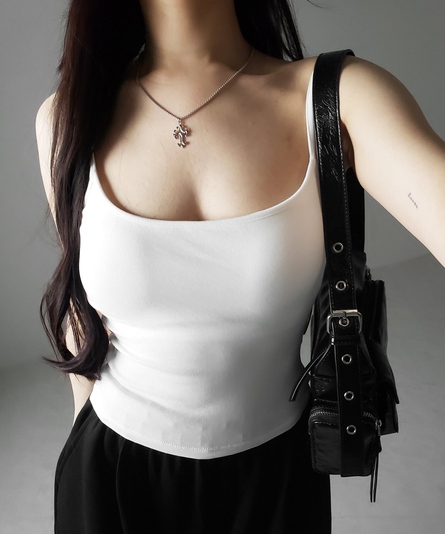 【 カップ付き 】スクエアネックストラップスリムキャミソール / square neck strap slim camisole