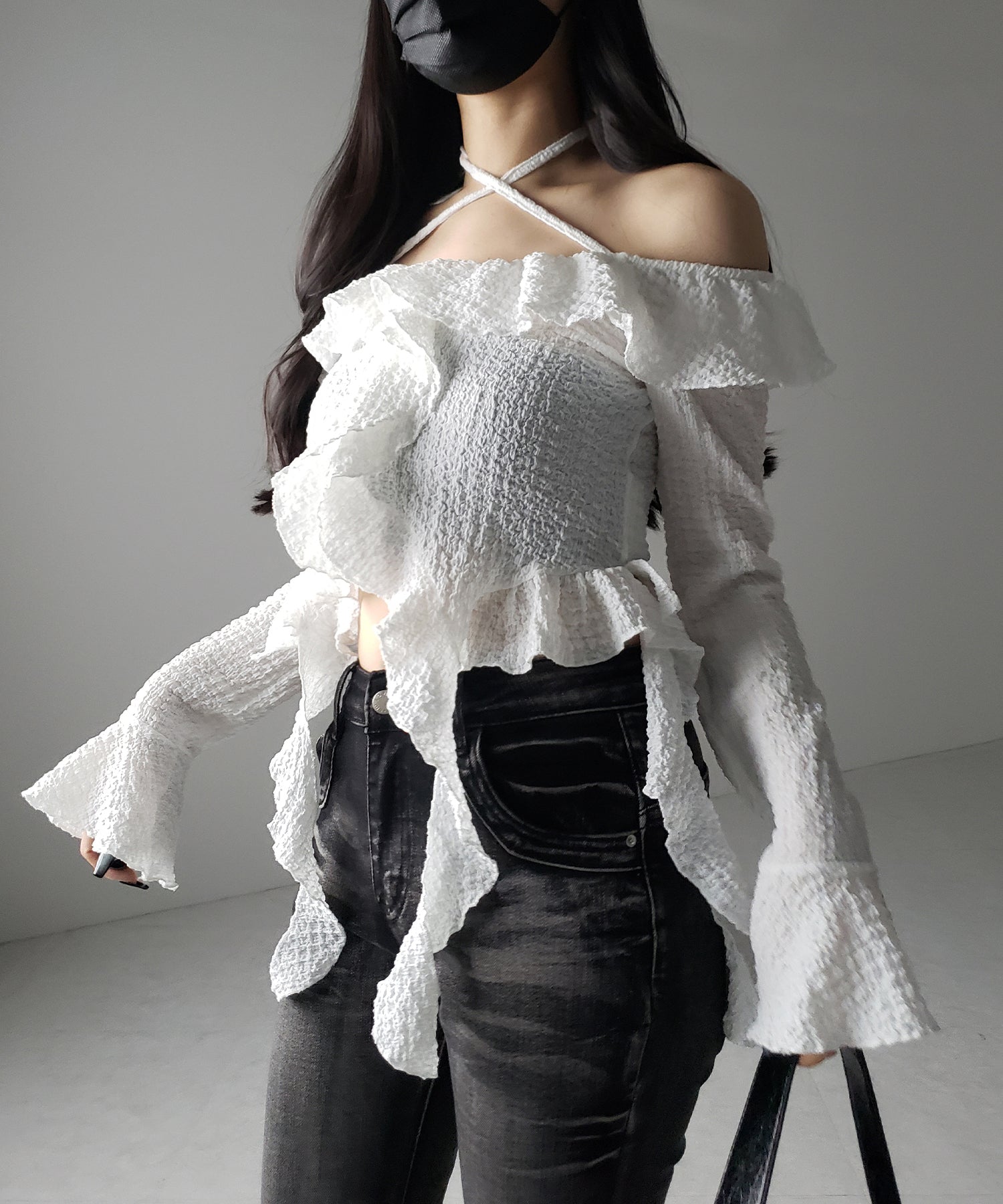 【 2color 】クロスストラップリボンオフショルダーフリルブラウス / cross strap ribbon off shoulder frill blouse