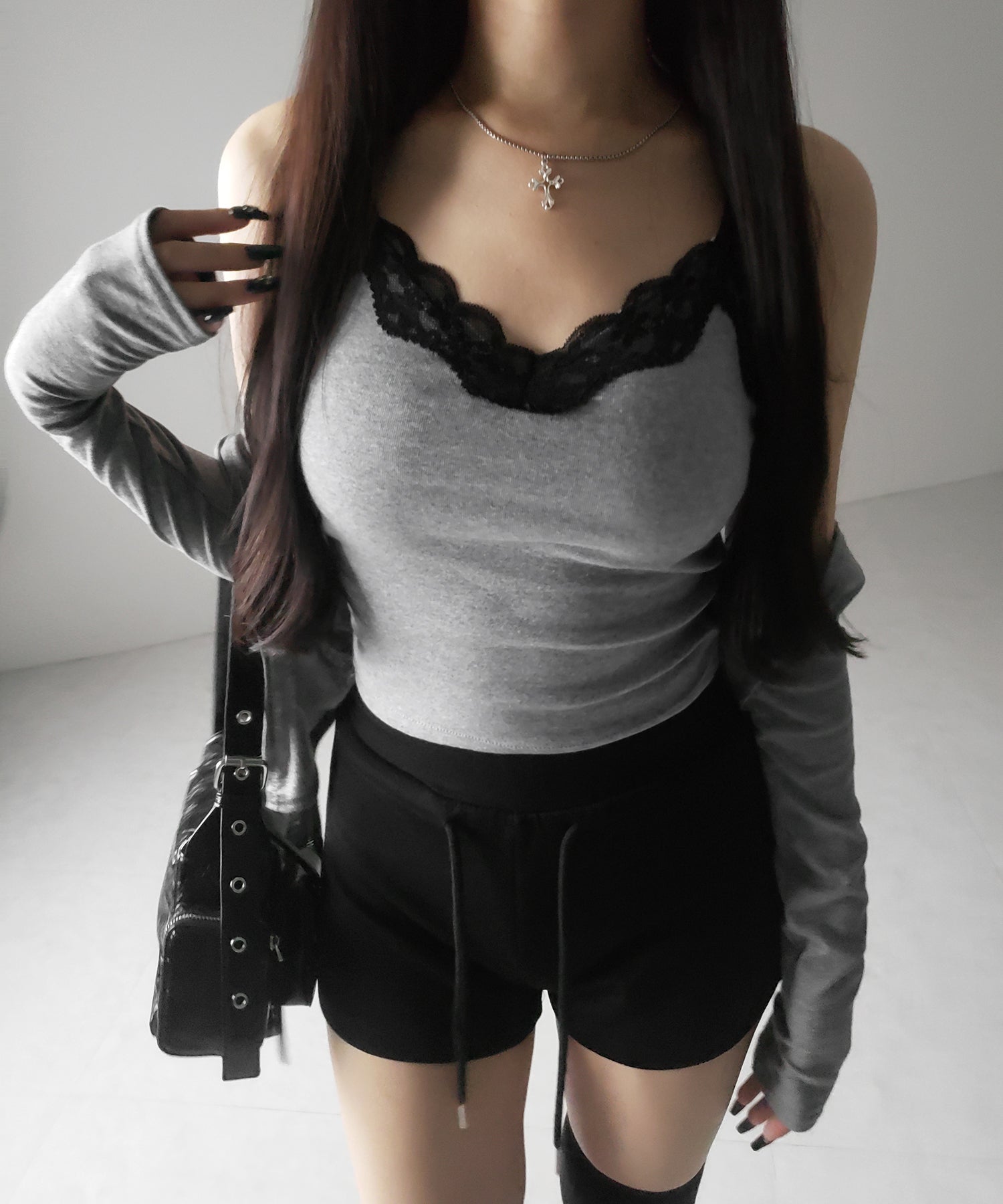 【 新色ピンク追加!カップ付き 】配色レースクロップドリブキャミソール / bicolor lace cropped rib camisole