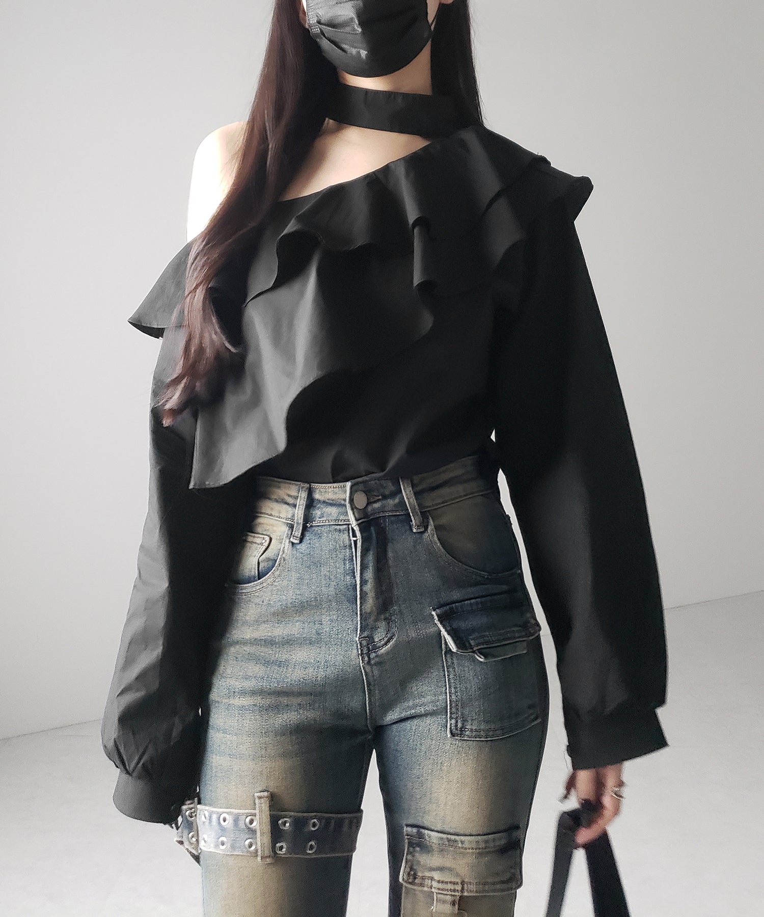 【 2color 】チョーカーフリルワンショルダーブラウス / choker frill one shoulder blouse