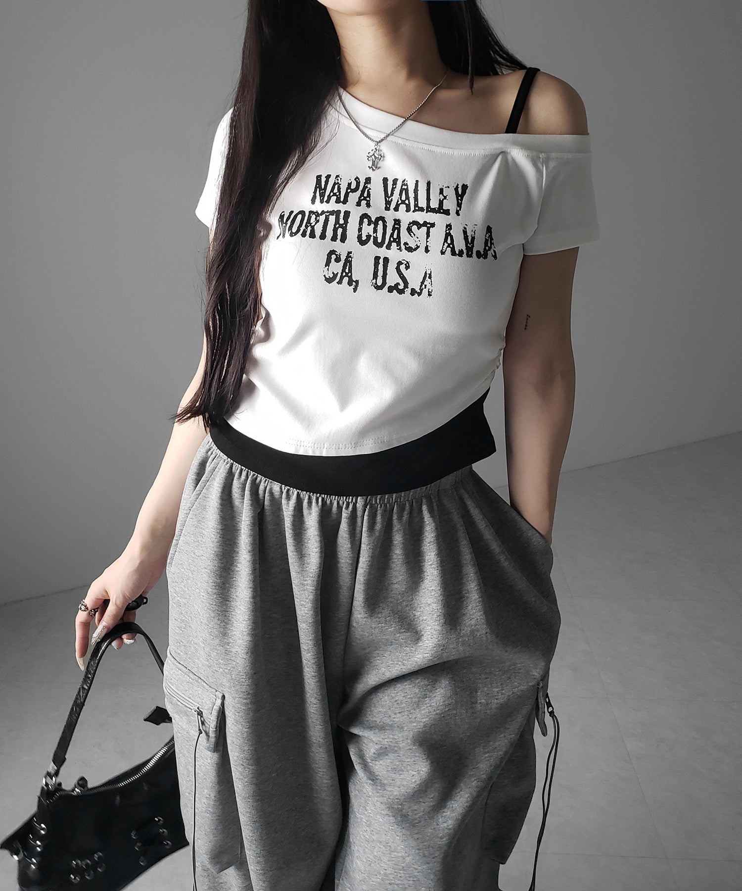 ヴィンテージロゴワンショルレイヤードTシャツ / vintage logo one-shoulder layered T-shirt