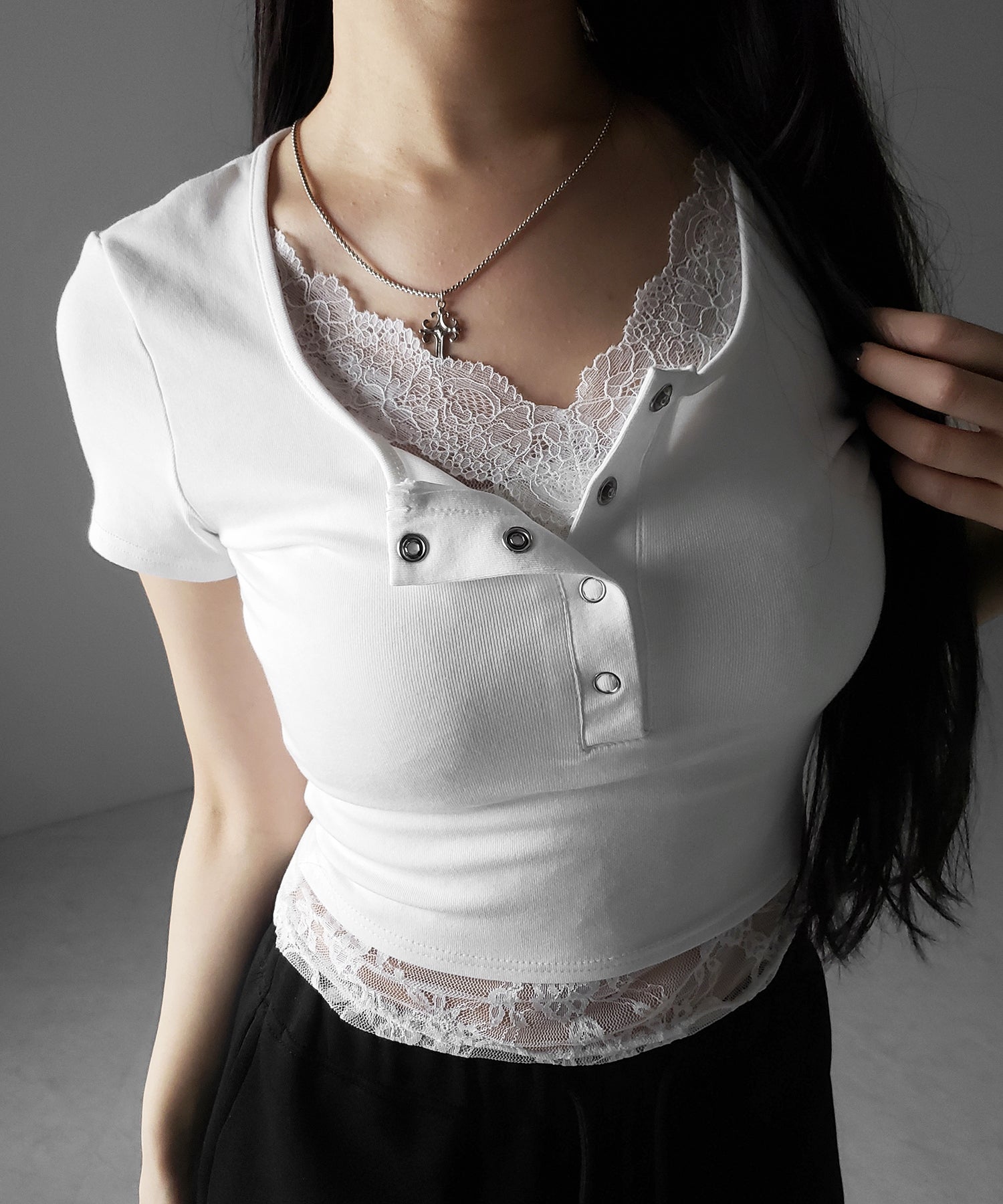 レースレイヤードヘンリーネックスクエア半袖Tシャツ / lace layered henley neck square short sleeve T-shirt