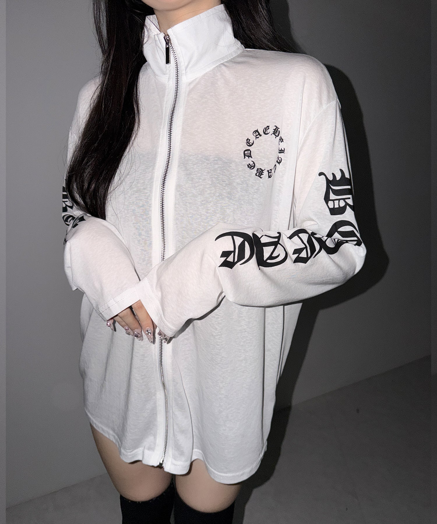 グランジロゴスタンドジップアップオーバーシアートップス / grunge logo stand zipup over sheer tops