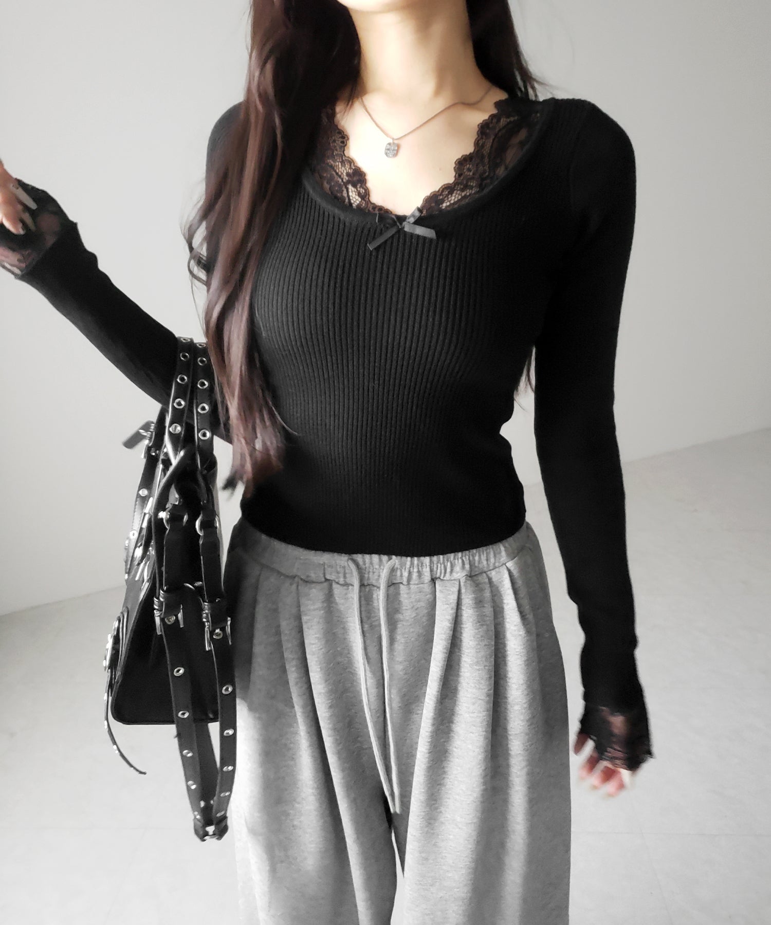 フロントリボンレース切替リブニットトップス / front ribbon lace switching ribbed knit tops