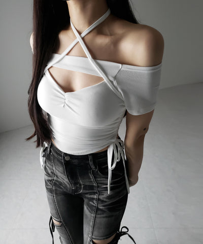 半袖クロスストラップリボンカットアウトオフショルトップス / short sleeve cross strap ribbon cutout offshoulder tops