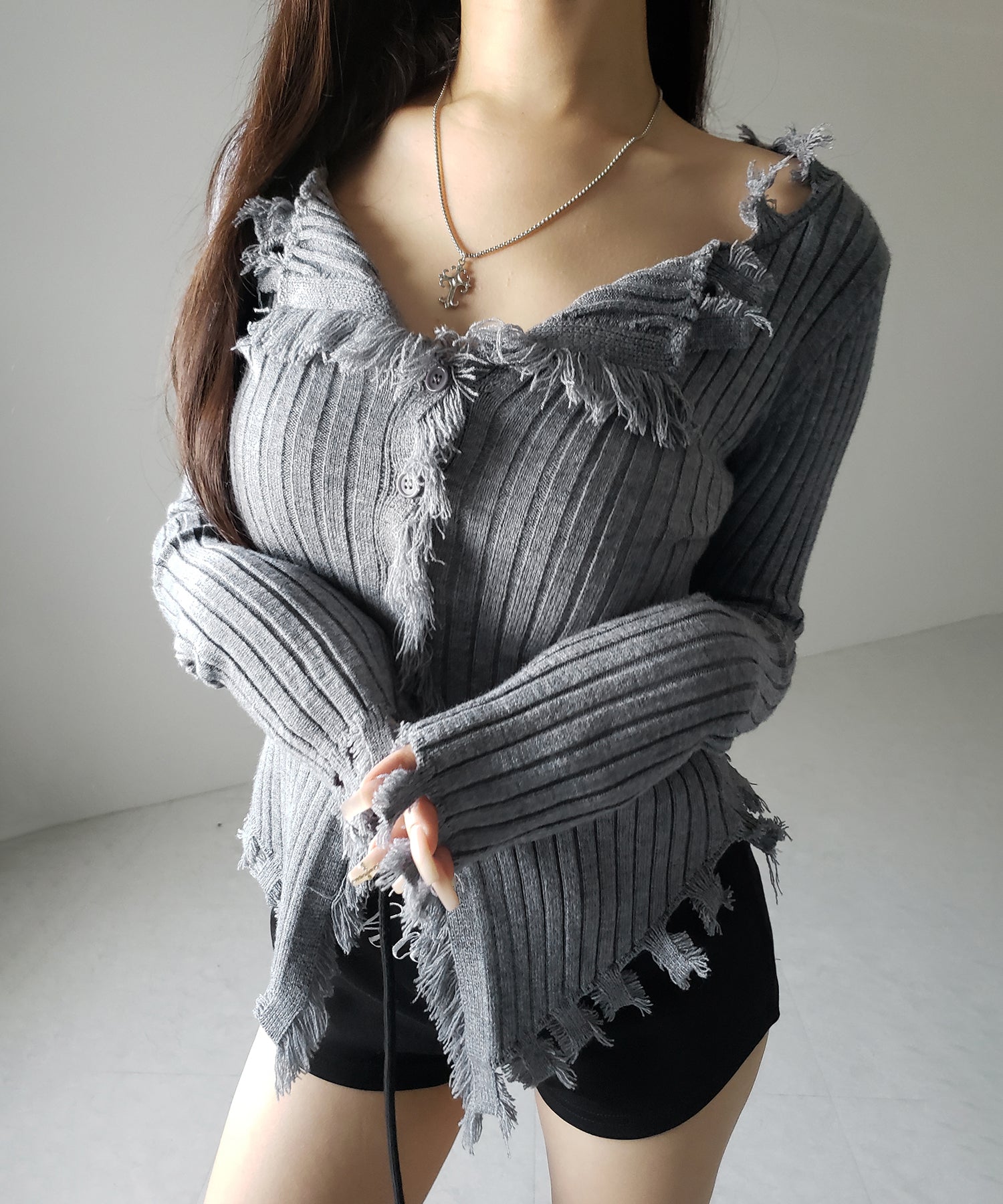 ダメージフリンジリブニットスリムカーディガン / damage fringe rib knit slim cardigan