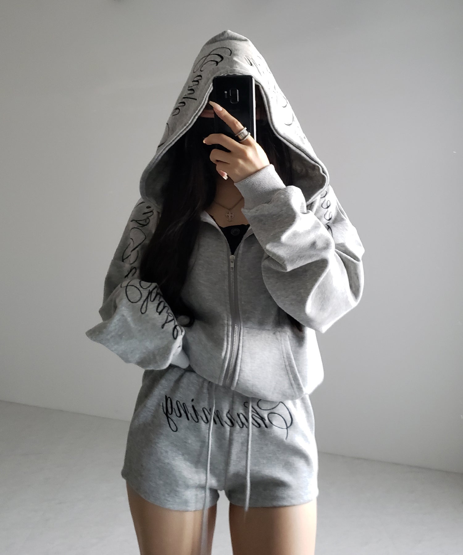 【 セットアップ 】レタリングロゴ刺繍ジップアップパーカー&ショートパンツ / lettering logo embroidery zip-up hoodie & short pants SETUP