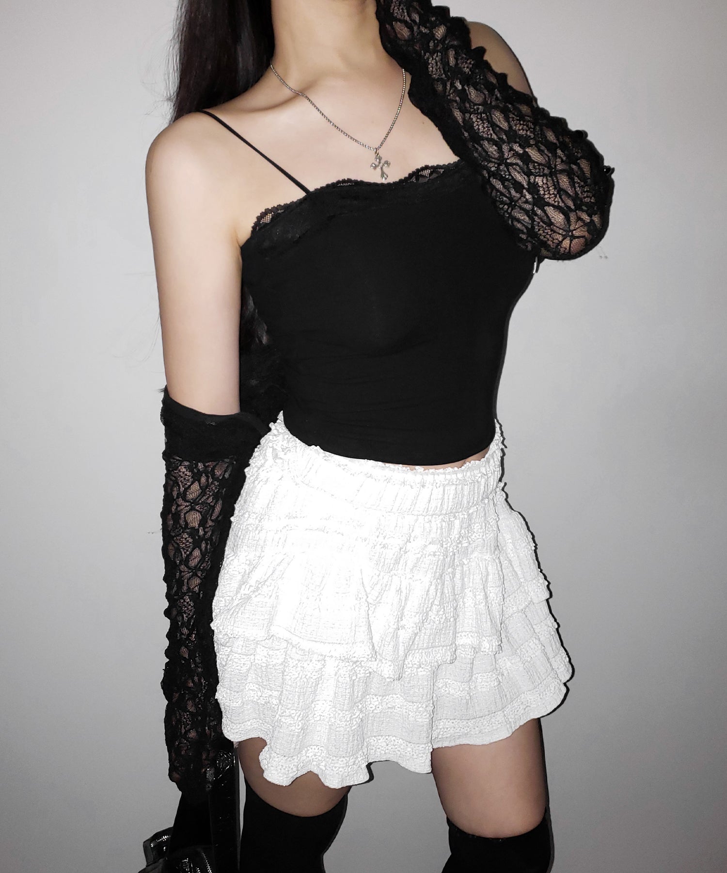 【 3color 】レース切替スクエアクロップドキャミソール / Lace switched square cropped camisole