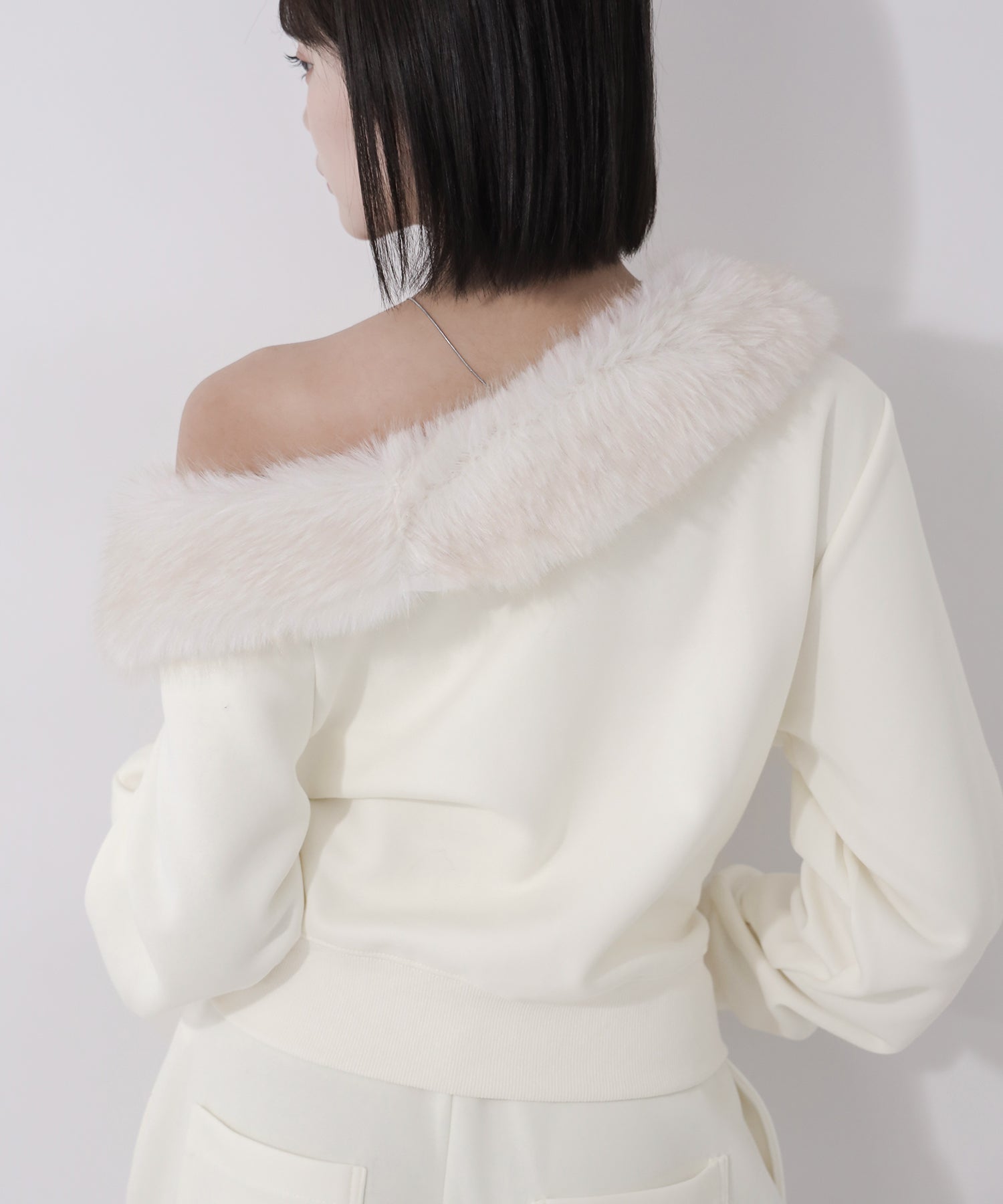 【 セットアップ 】ファーダブルジップワンショルスウェット&タックワイドスウェットパンツ / Fur double-zip one-shoulder sweatshirt & tuck wide sweatpants SETUP