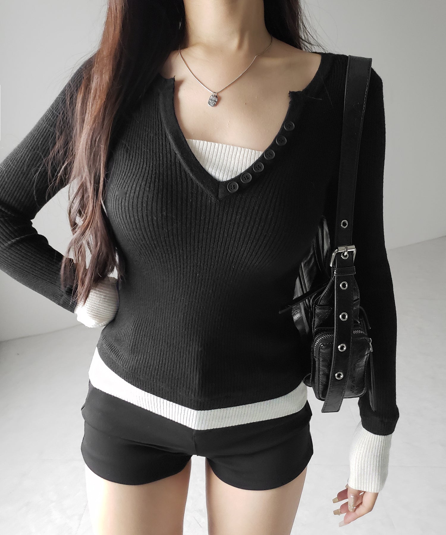フェイクレイヤードスリムリブニットトップス / Fake layered slim rib knit tops