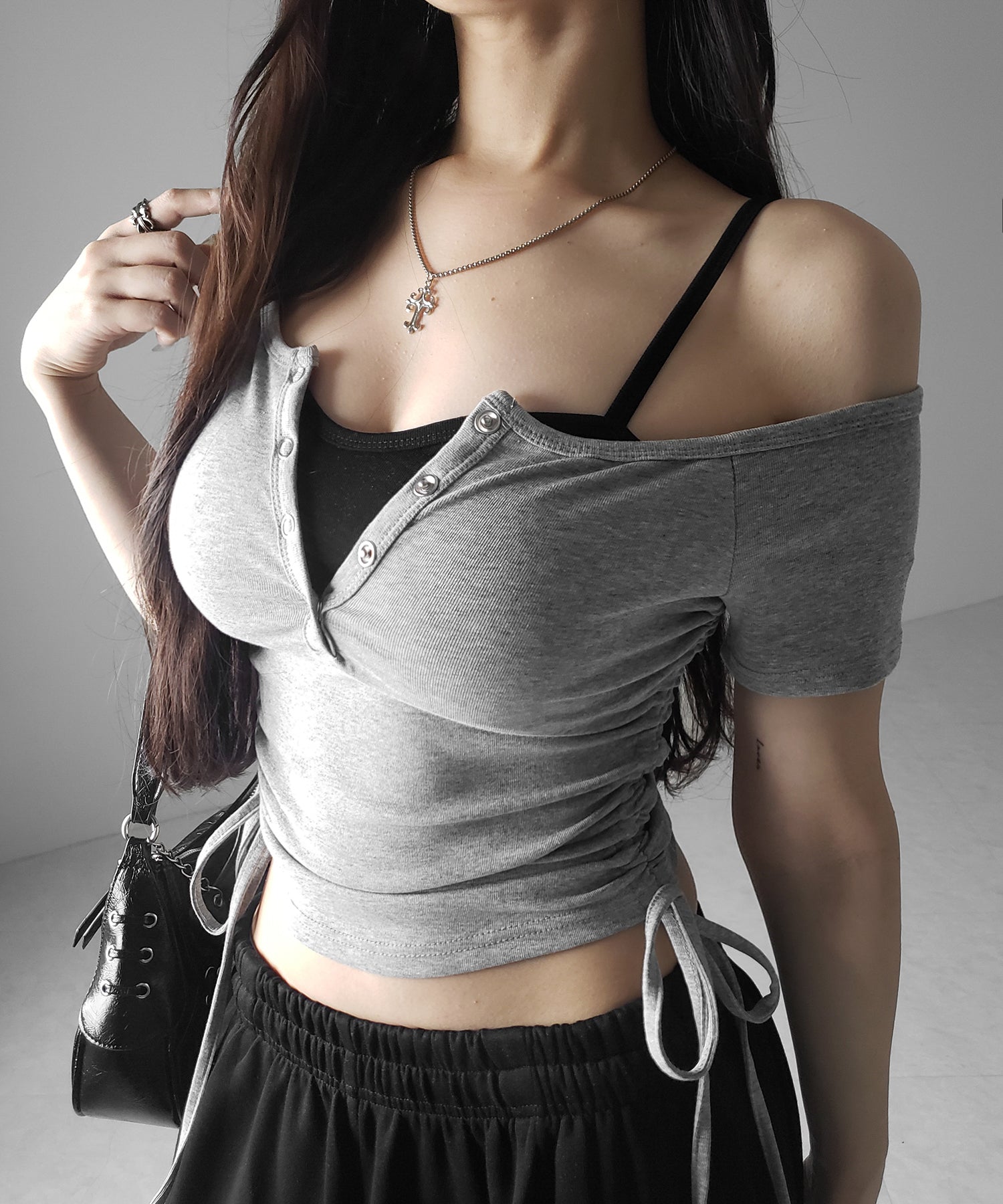 【 2点セット 】ヘンリーネックサイドリボン半袖ぴちTシャツ / Henley neck side ribbon short-sleeve pichi T-shirt
