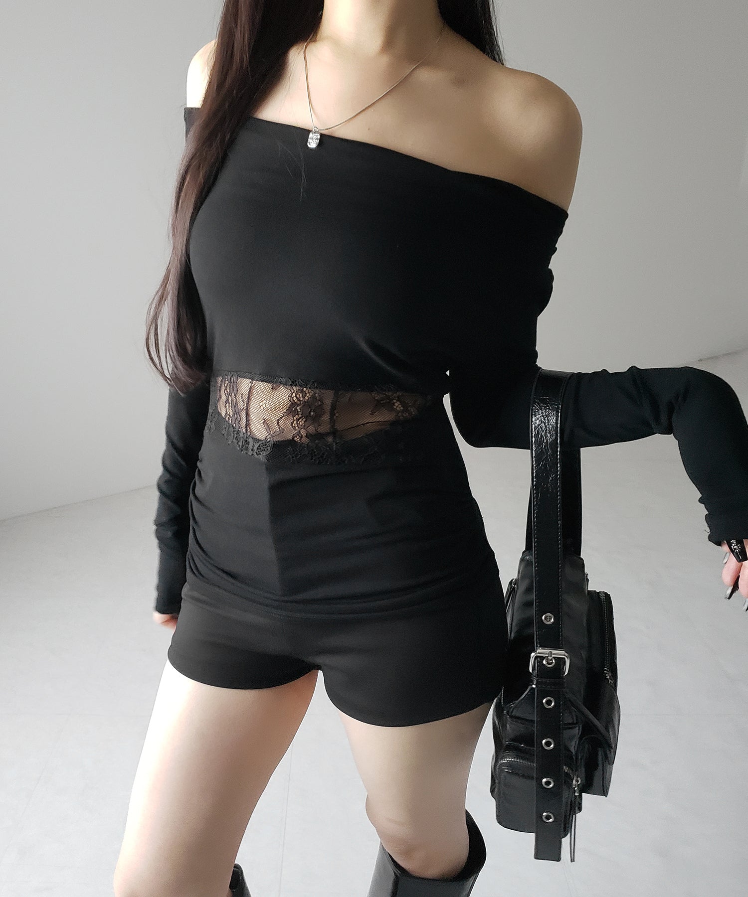 【 2color 】ウエストレースカットアウトオフショルトップス / waist lace cutout offshoulder tops