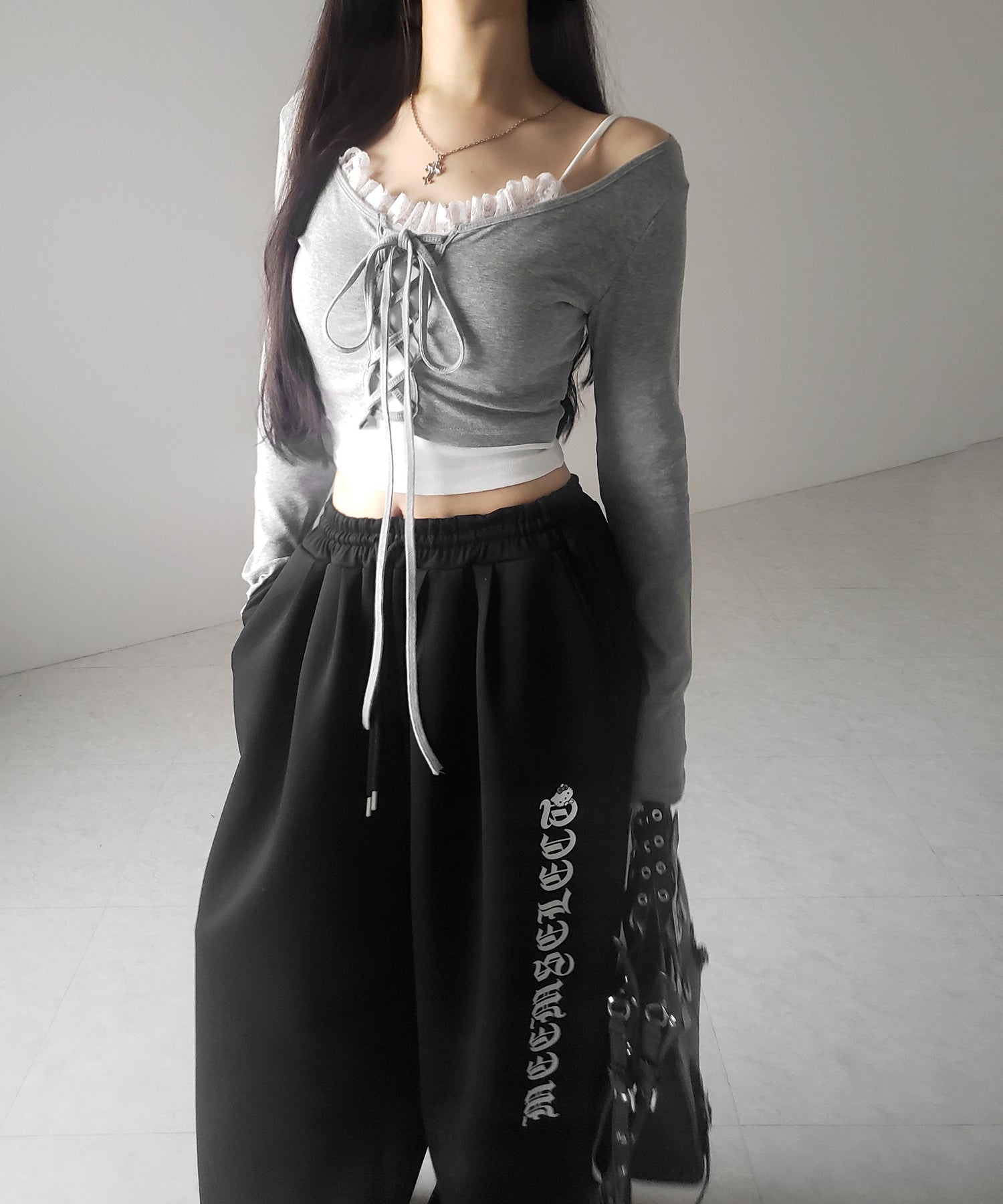 【 新色ピンクが追加!/2点セット 】レースアップリボンショートトップス + レースキャミ SET / lace up ribbon short tops + lace cami SET