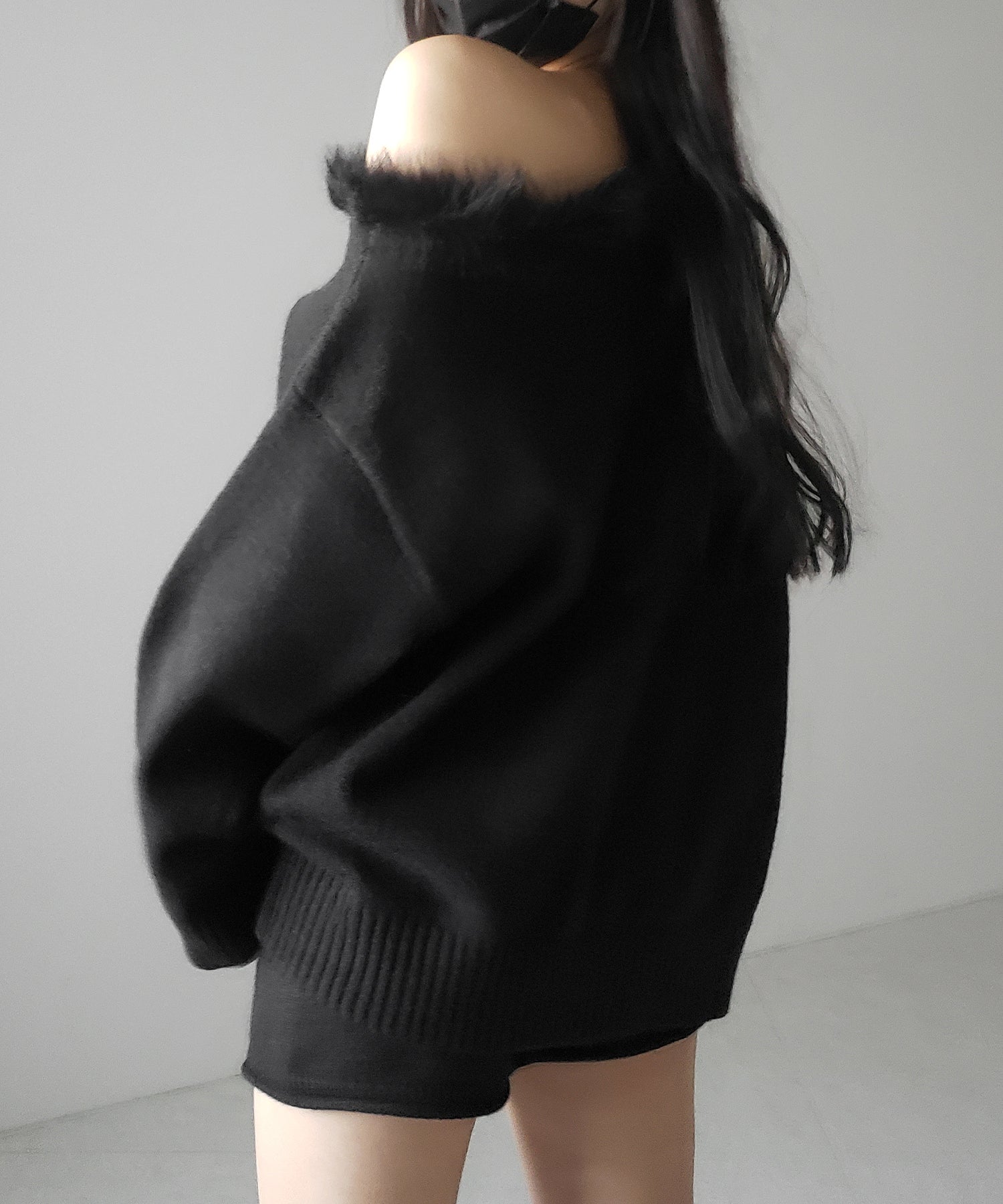 【 ニットセットアップ 】フェイクファーワンショルオーバーニット + ニットショートパンツ SET / fake fur one-shoulder over knit + knit short pants SET