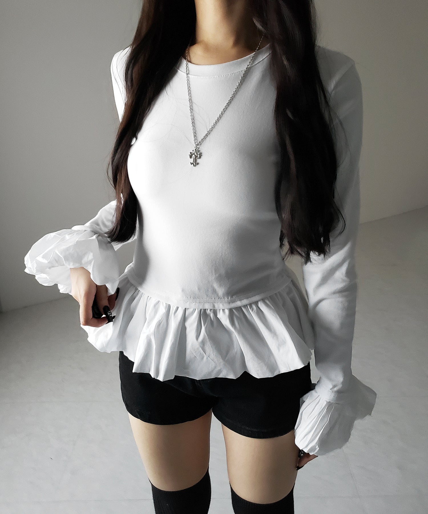 【 2color 】裾バルーンフリルカットソートップス / hem balloon frill cutsew tops