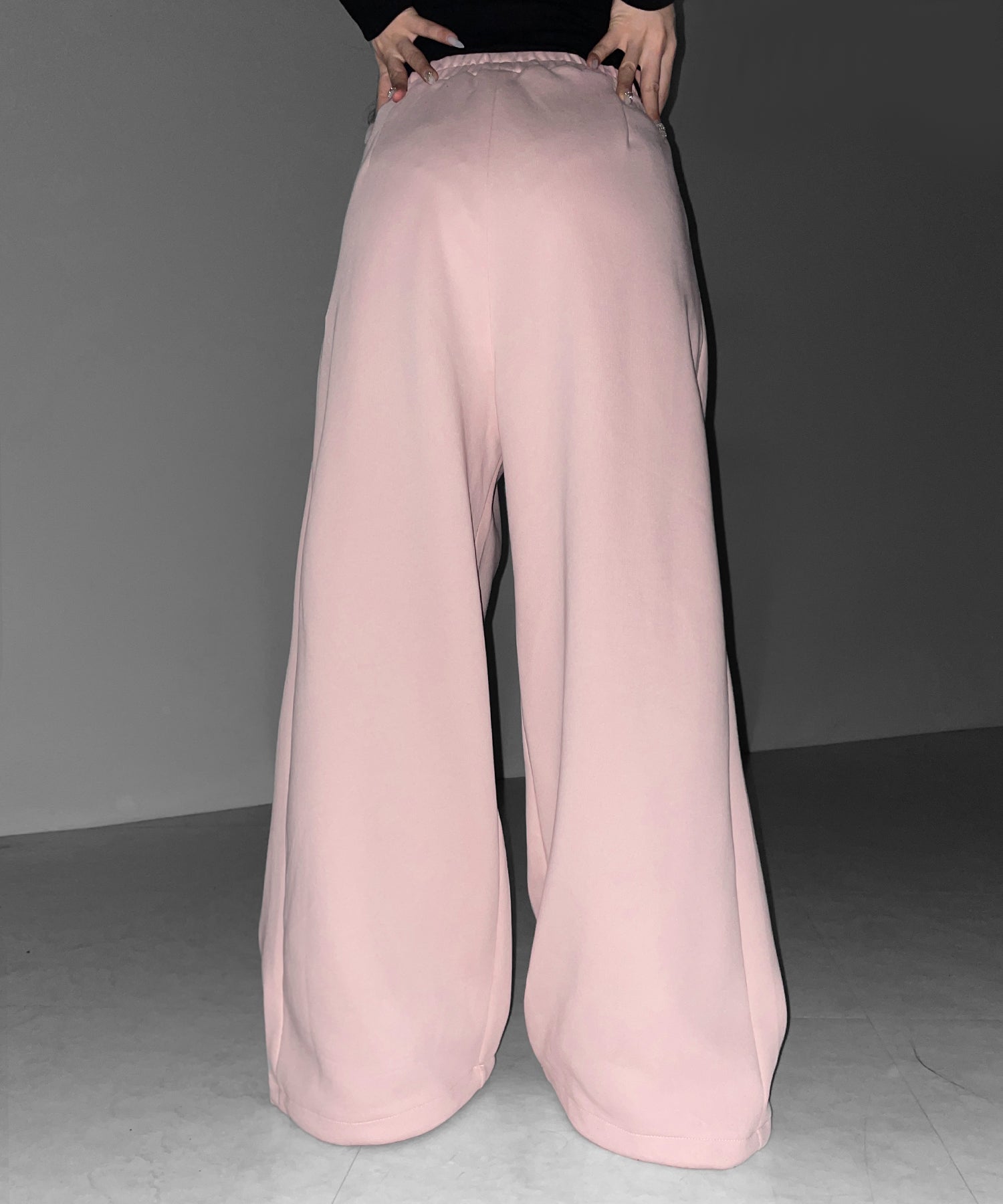 レタリングロゴ刺繍ワイドスウェットパンツ / lettering logo embroidery wide sweatpants
