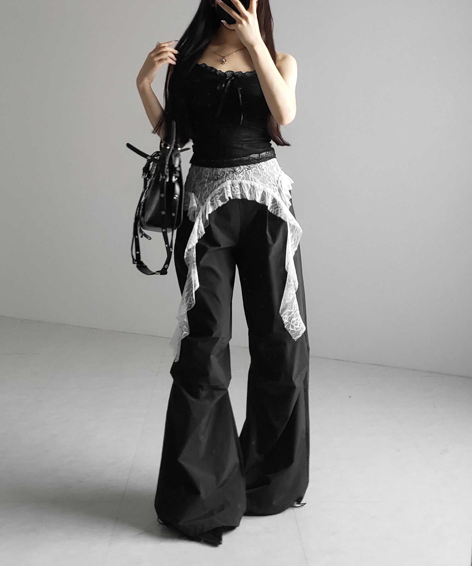 【 2color 】フロントリボンレースレイヤードキャミソール / front ribbon lace layered camisole