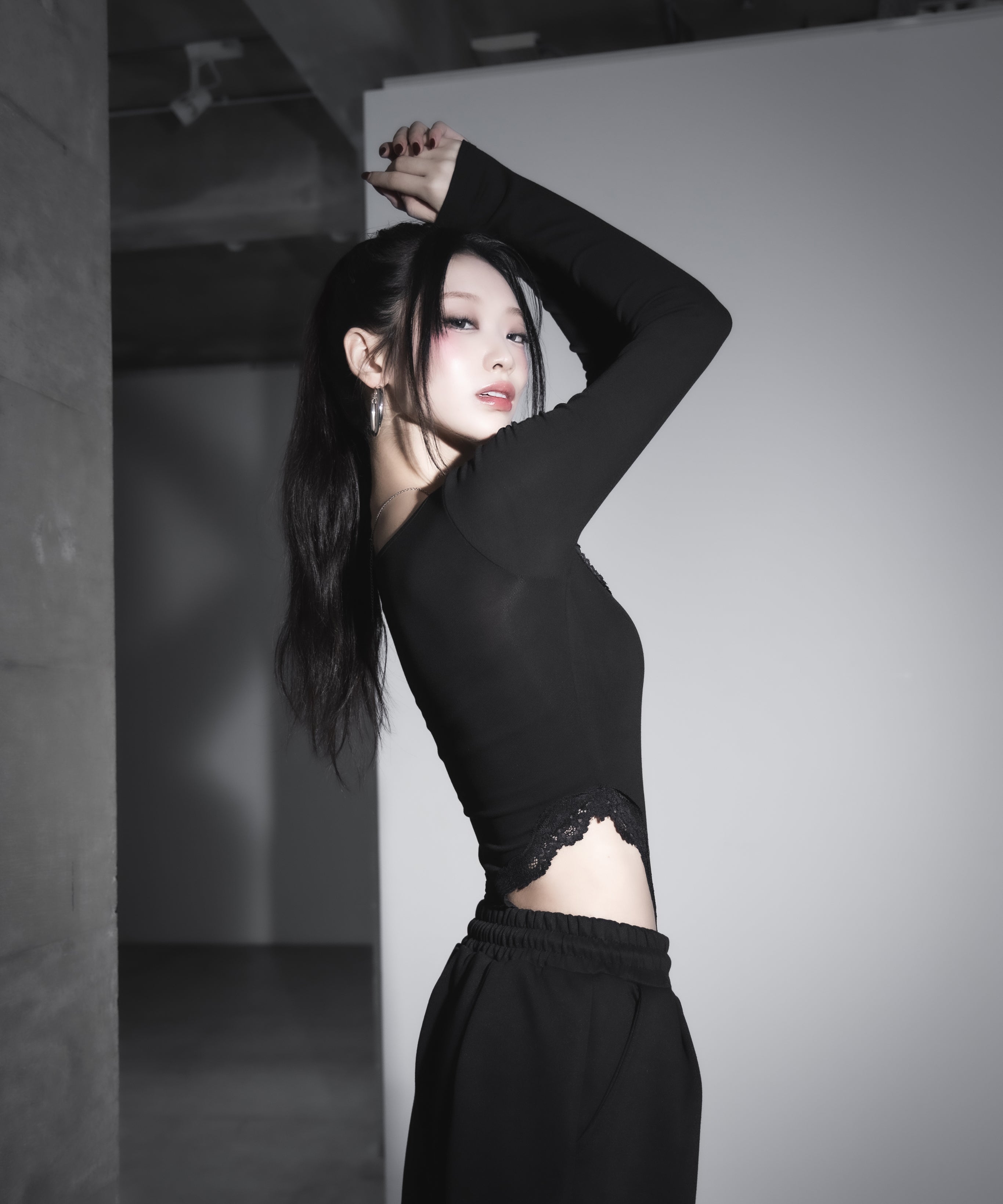 【 2color 】カットアウトレースポイントボディスーツトップス /cutout lace point bodysuit tops