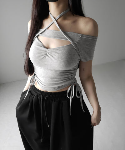 半袖クロスストラップリボンカットアウトオフショルトップス / short sleeve cross strap ribbon cutout offshoulder tops
