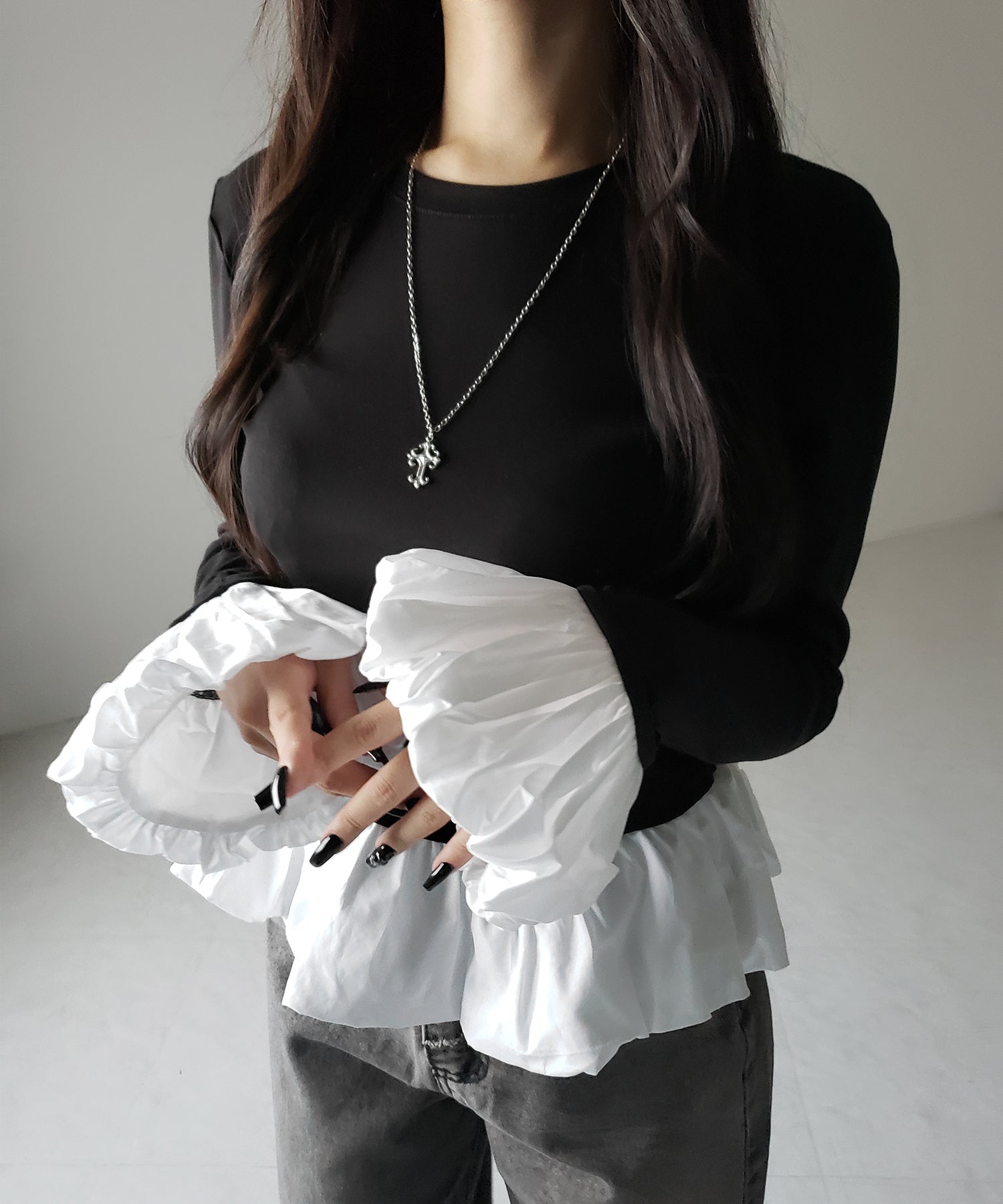 【 2color 】裾バルーンフリルカットソートップス / hem balloon frill cutsew tops