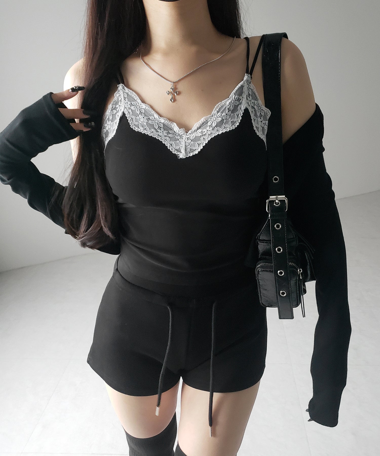 【 新色ピンク追加!カップ付き 】配色レースクロップドリブキャミソール / bicolor lace cropped rib camisole