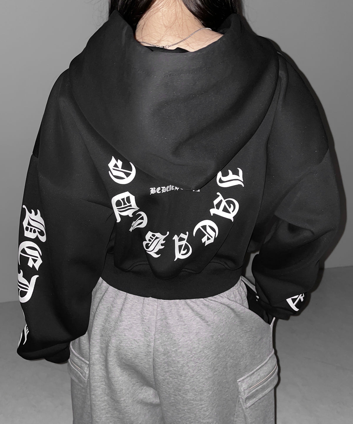 グランジロゴダブルジップショートパーカー / grunge logo double zip short hoodie