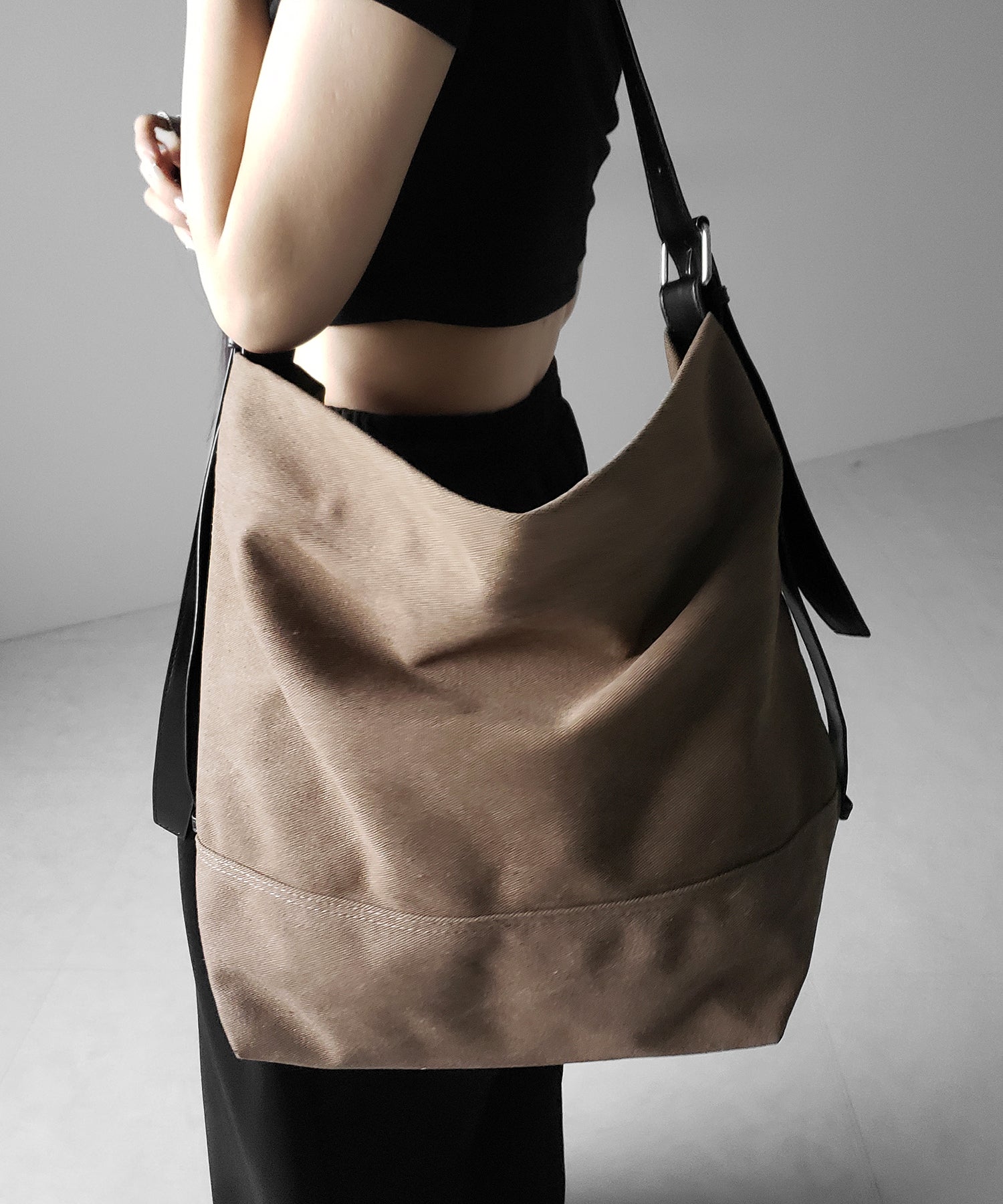 【 2color 】レザーベルトキャンバスビッグショルダーバッグ / leather belt canvas big shoulder bag