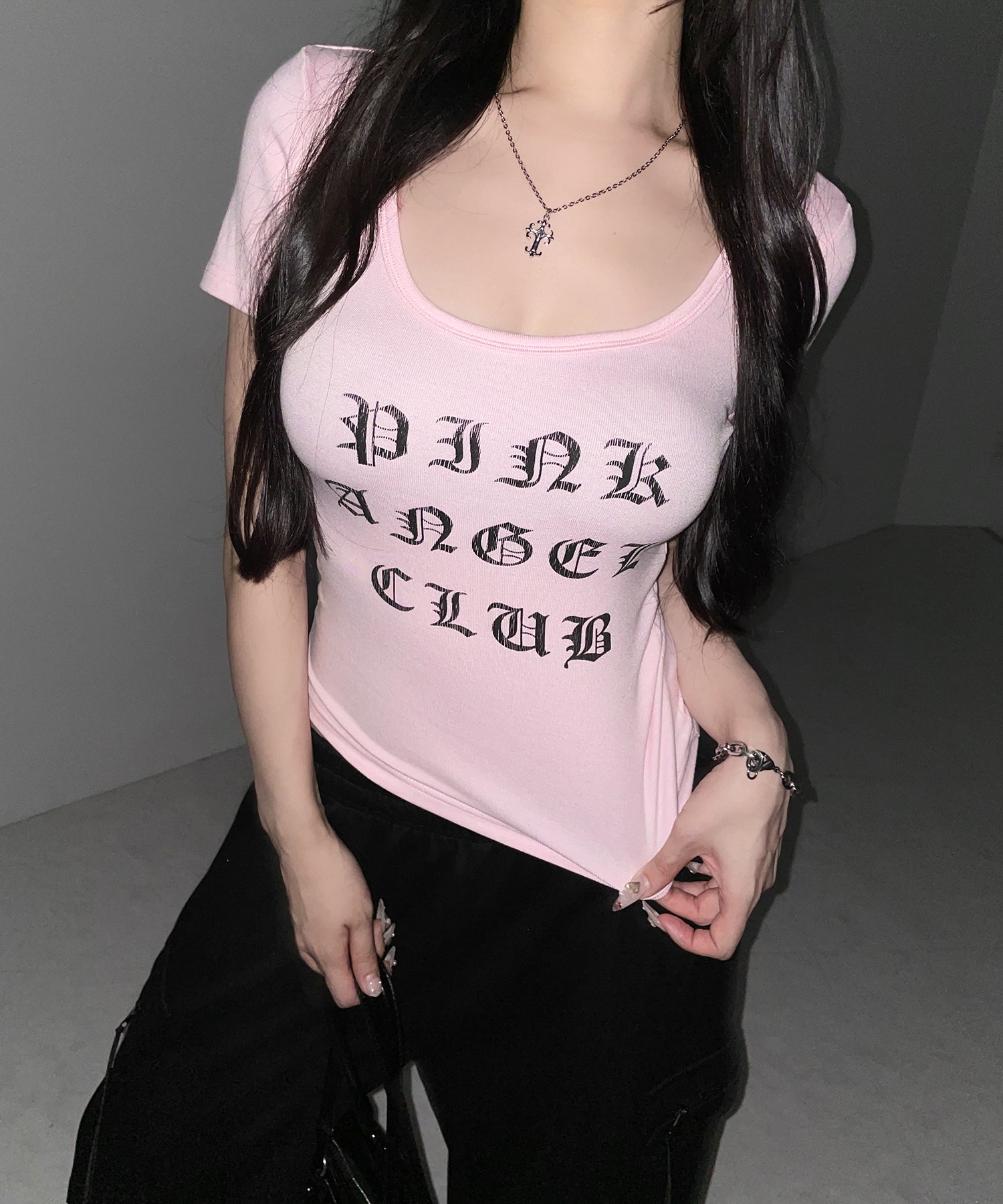 【 PINK ANGEL CLUB 】グランジロゴスリムフィットTシャツ / PINK ANGEL CLUB grunge logo slim fit T-shirts