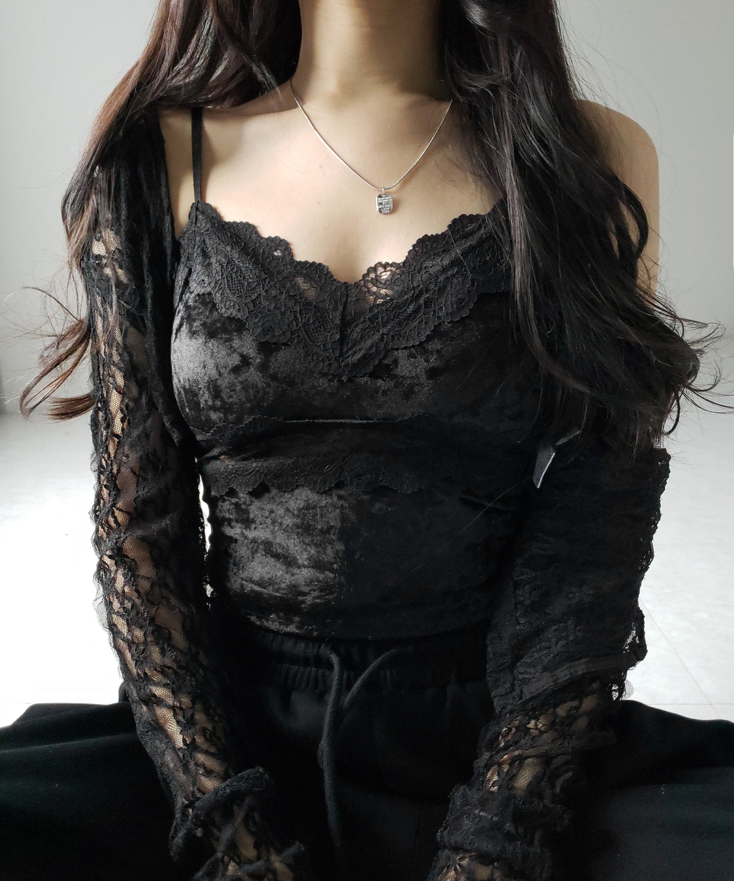 【 カップ付き 】ダブルレースベロアショートビスチェキャミソール / double lace velor short bustier camisole