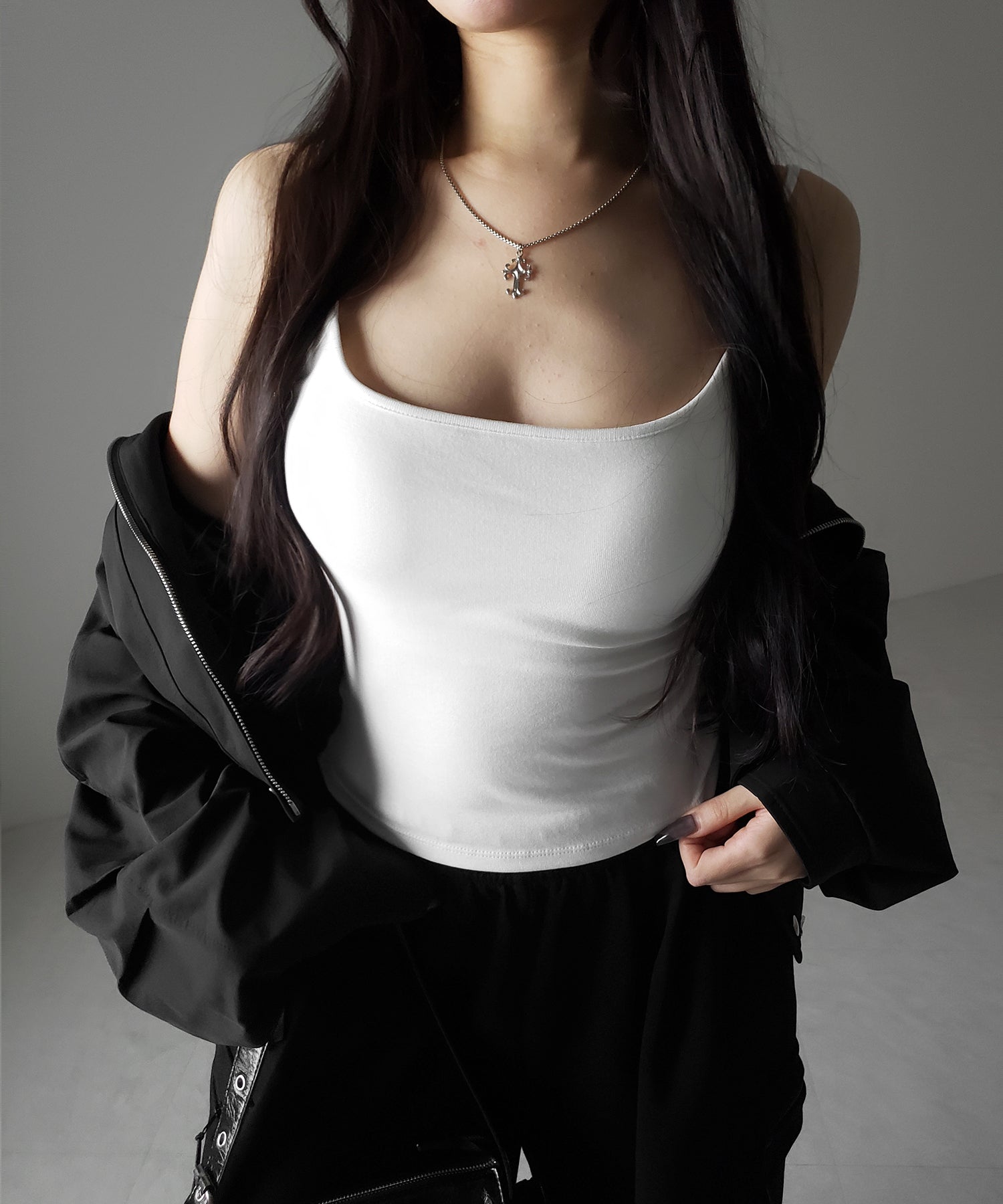【 カップ付き 】スクエアネックストラップスリムキャミソール / square neck strap slim camisole
