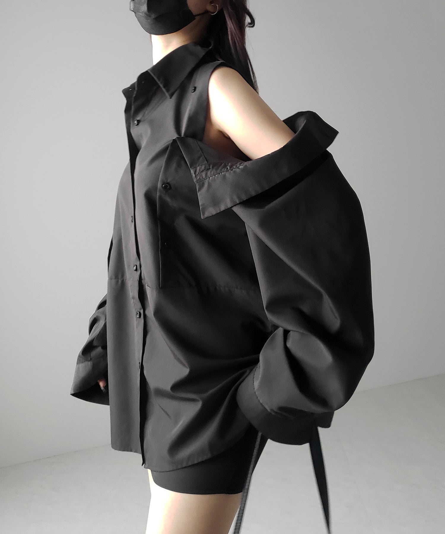 【 3color 】オープンショルダーカットアウトビッグシャツ / open shoulder cutout big shirt