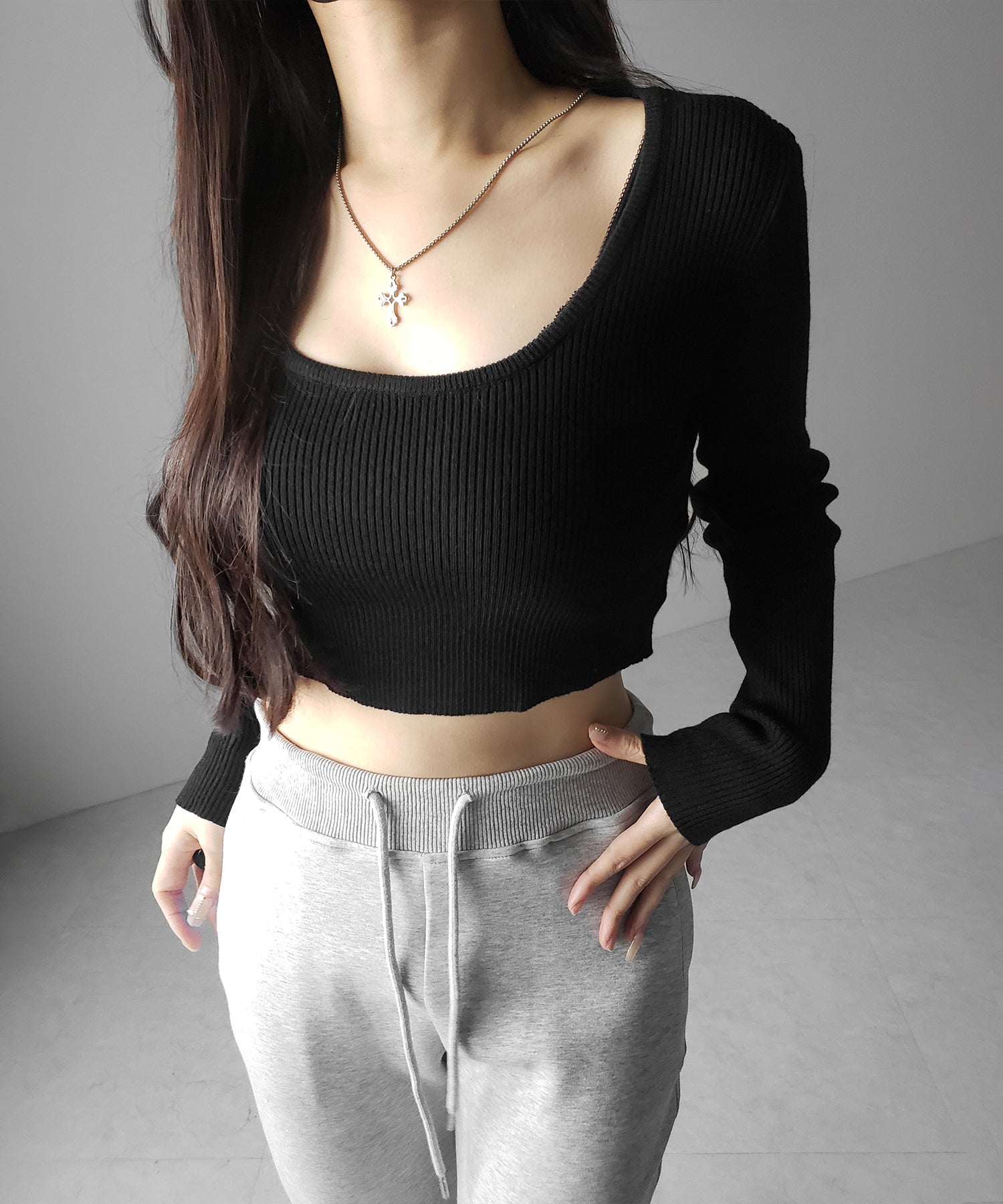スクエアネックショートリブニットトップス / square neck short rib knit tops