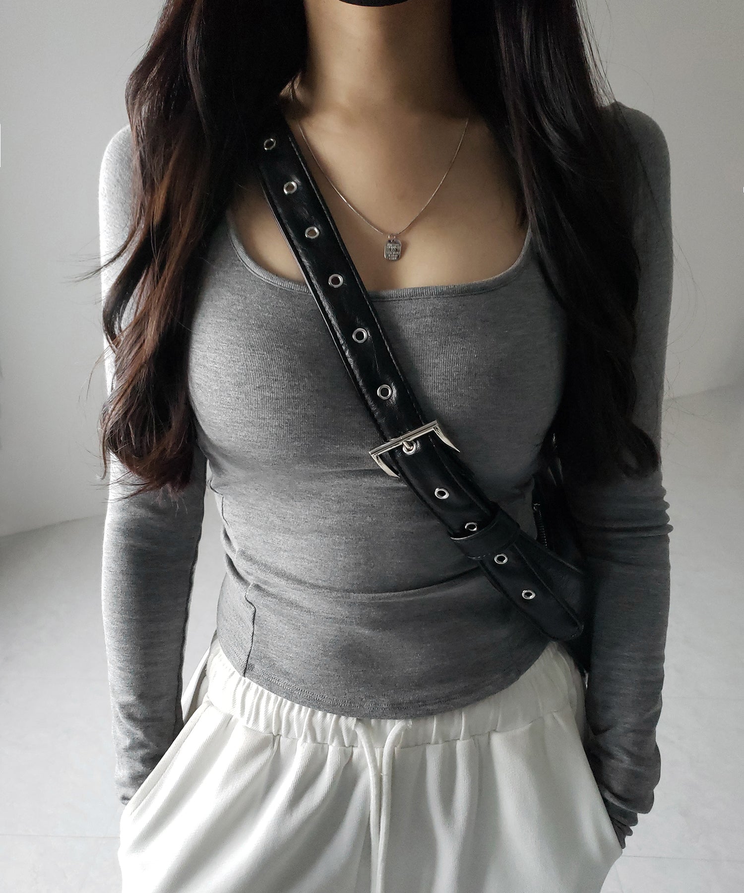 【 2WAY / A4収納可 】ハトメデザインベルテッドワンハンドルショルダーバッグ / Eyelet design belted onehandle shoulder bag