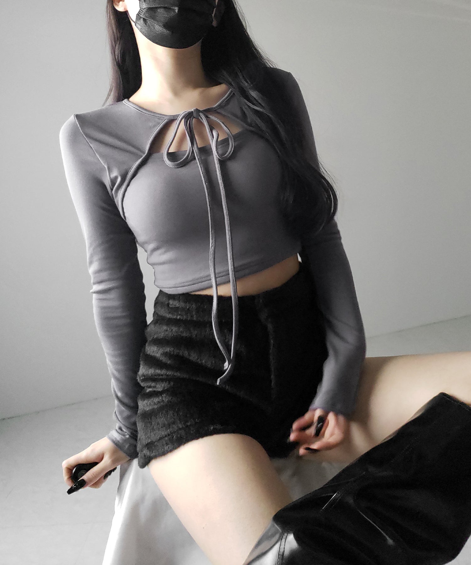 【 2WAY / 裏起毛 】フロントリボンカットアウトドッキングショートトップス / front ribbon cutout docking short tops