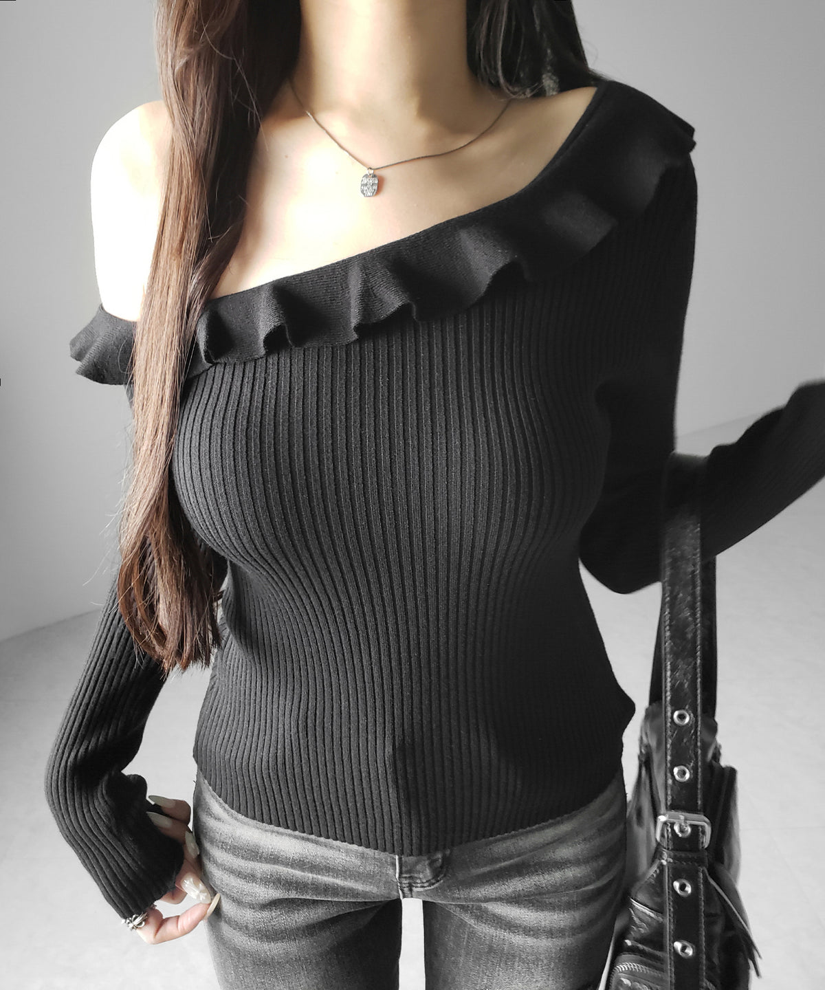 ワンショルフリルタイトリブニットトップス / one-shoulder frill tight rib knit tops