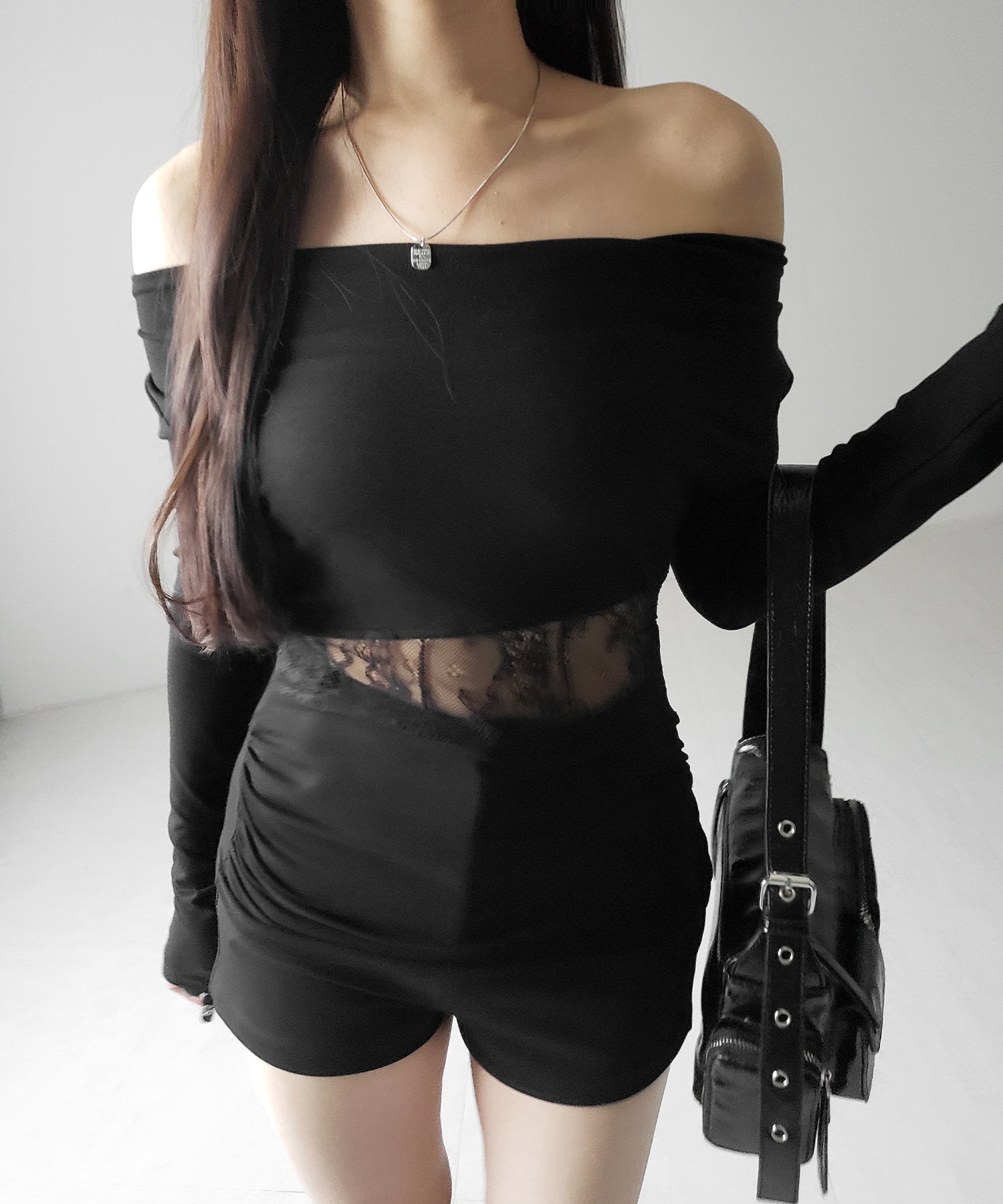 【 2color 】ウエストレースカットアウトオフショルトップス / waist lace cutout offshoulder tops