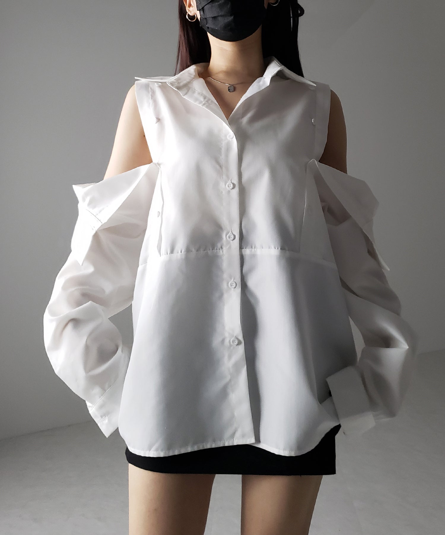 【 3color 】オープンショルダーカットアウトビッグシャツ / open shoulder cutout big shirt