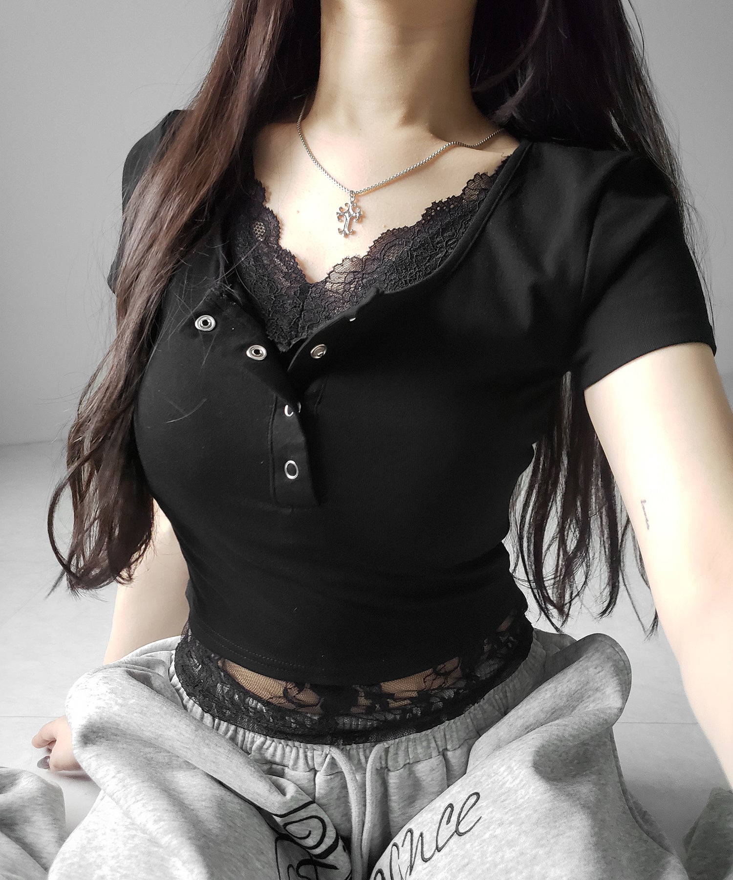 レースレイヤードヘンリーネックスクエア半袖Tシャツ / lace layered henley neck square short sleeve T-shirt