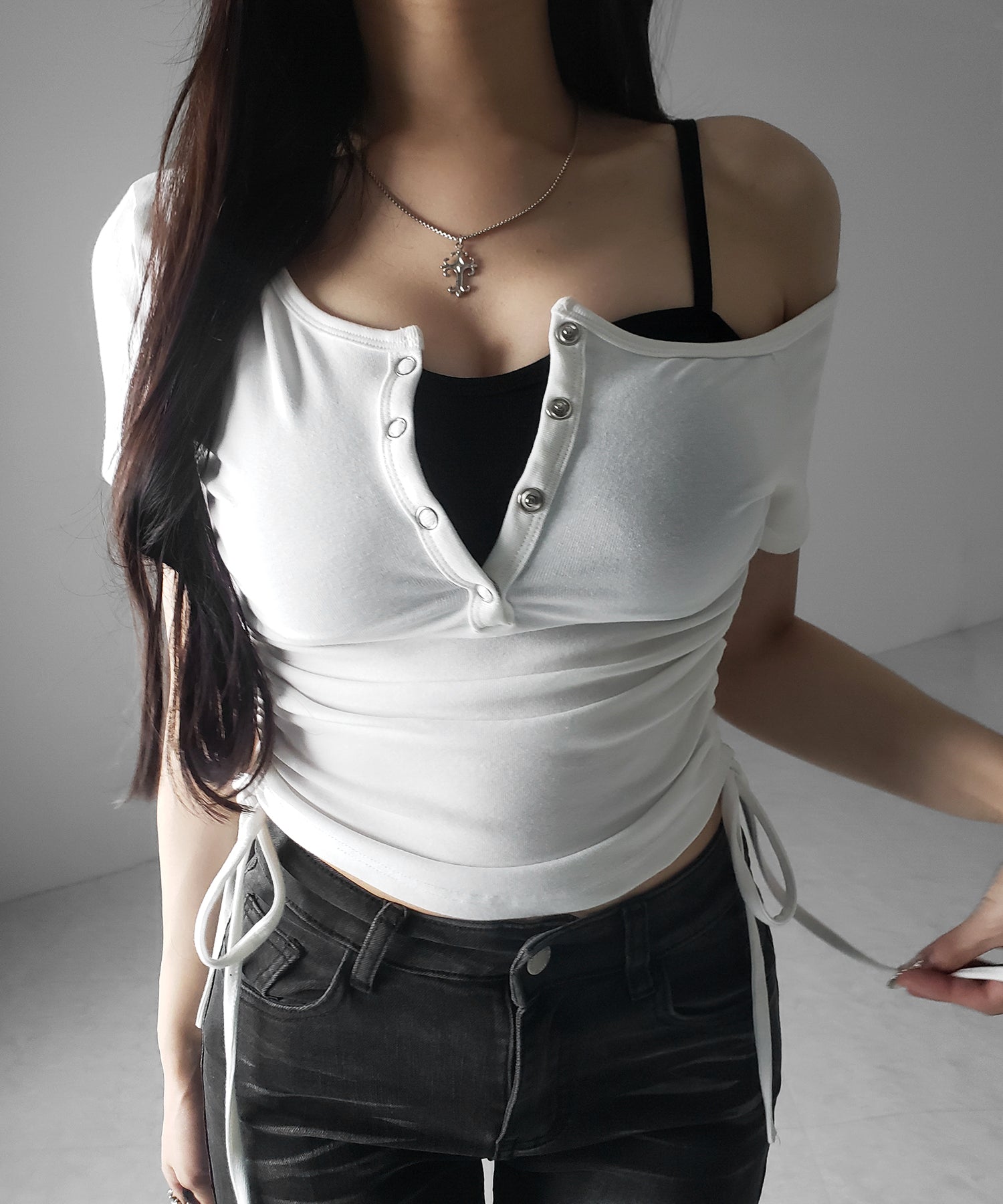【 2点セット 】ヘンリーネックサイドリボン半袖ぴちTシャツ / Henley neck side ribbon short-sleeve pichi T-shirt