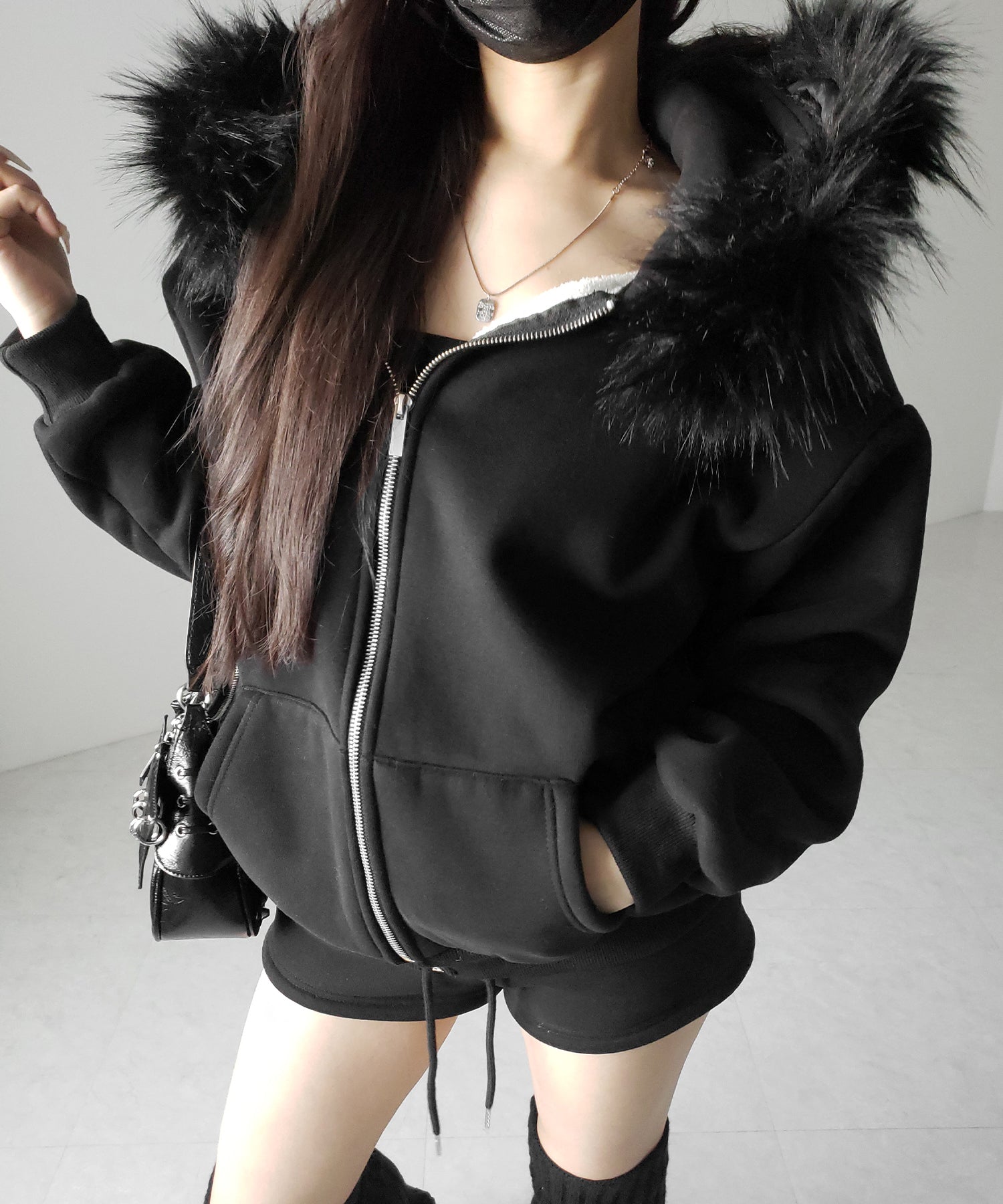 【 セットアップ 】裏起毛ファーフードオーバージップパーカー&スウェットショートパンツ / Urakimo fur over zip hoodie & sweat short pants SETUP