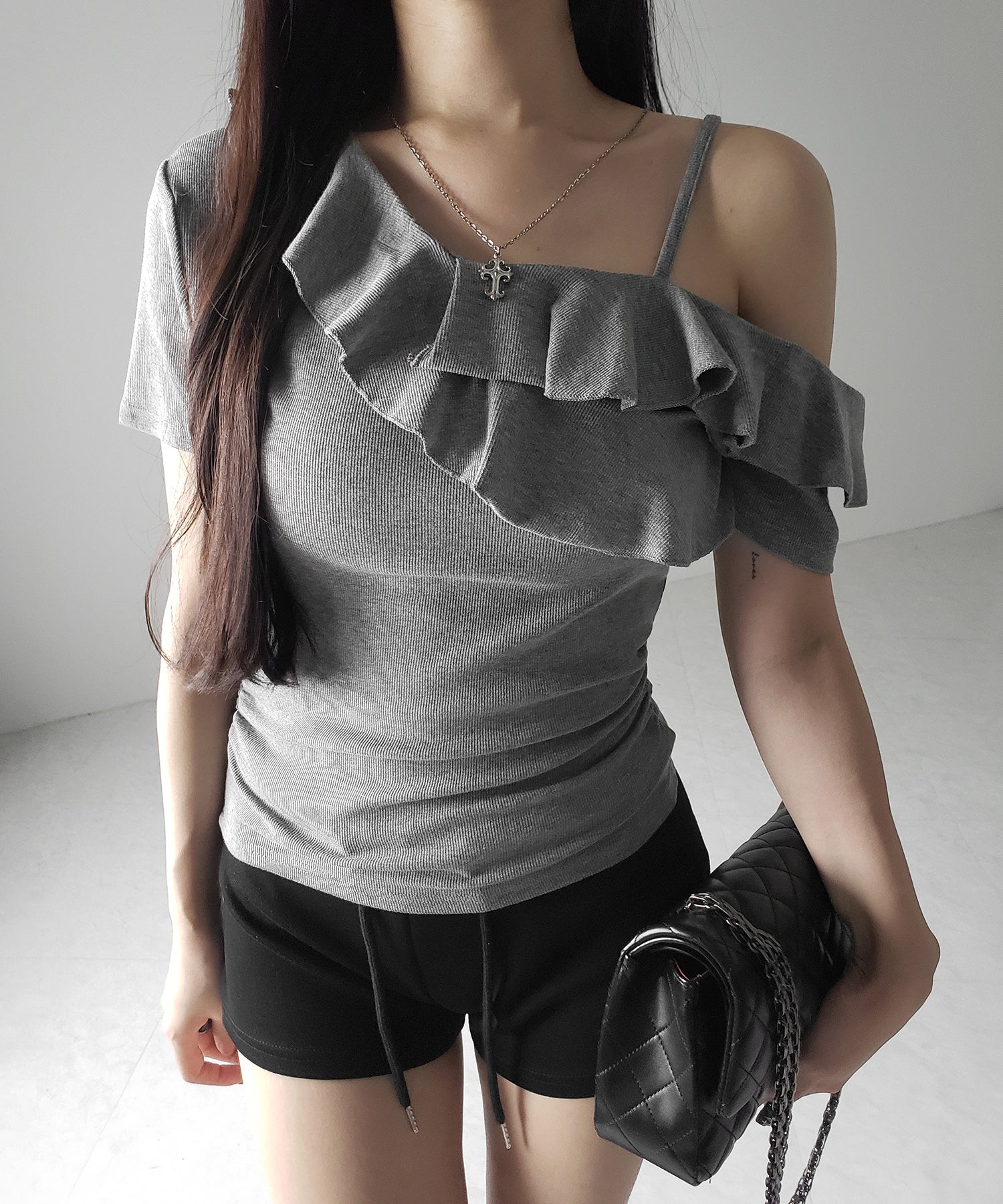 ワンショルストラップフリルリブTシャツ / one shoulder strap frill ribbed T-shirt